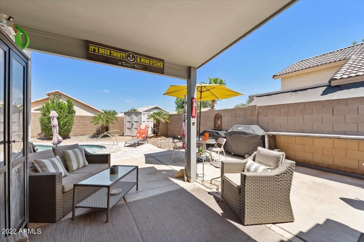 3322 W GARY Drive