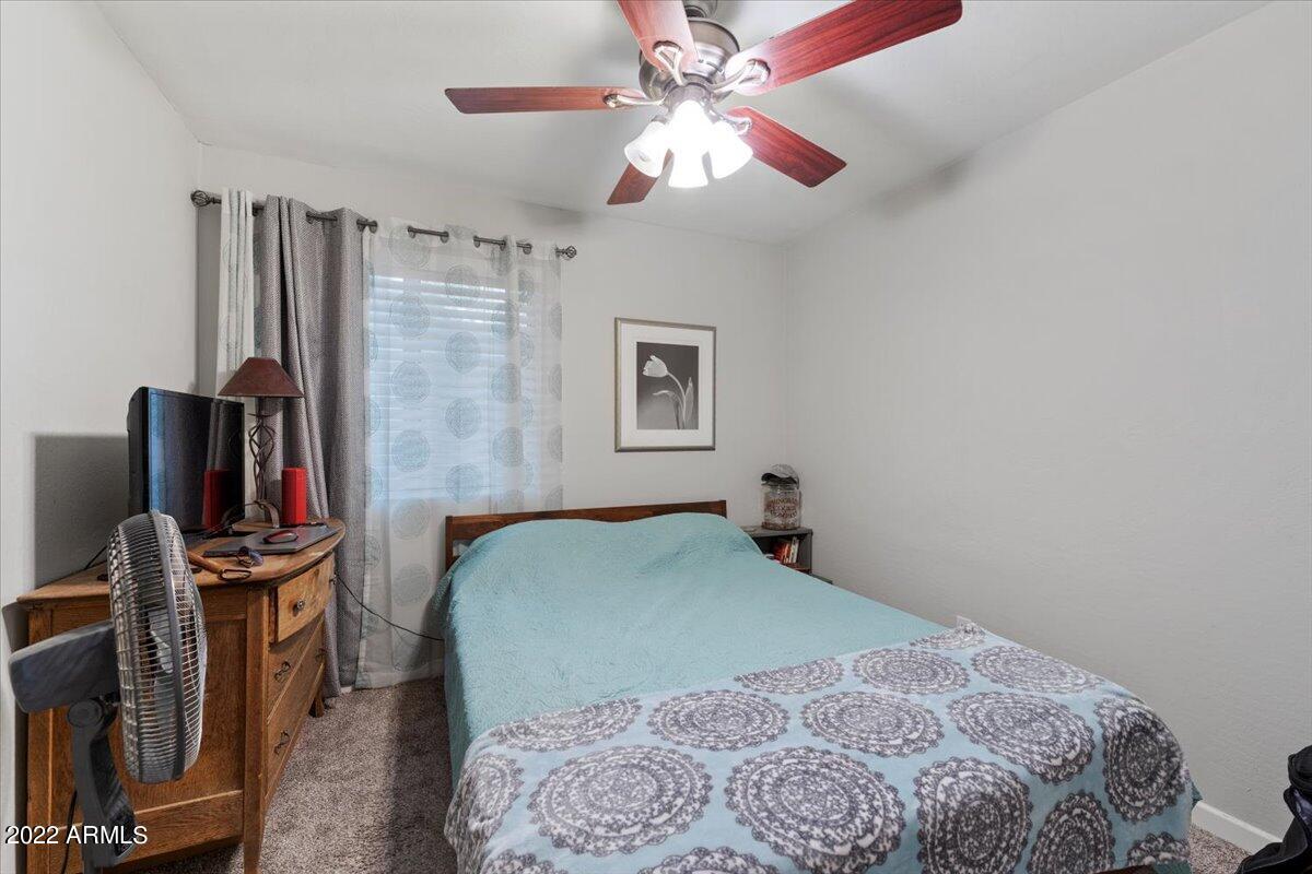 3322 W GARY Drive