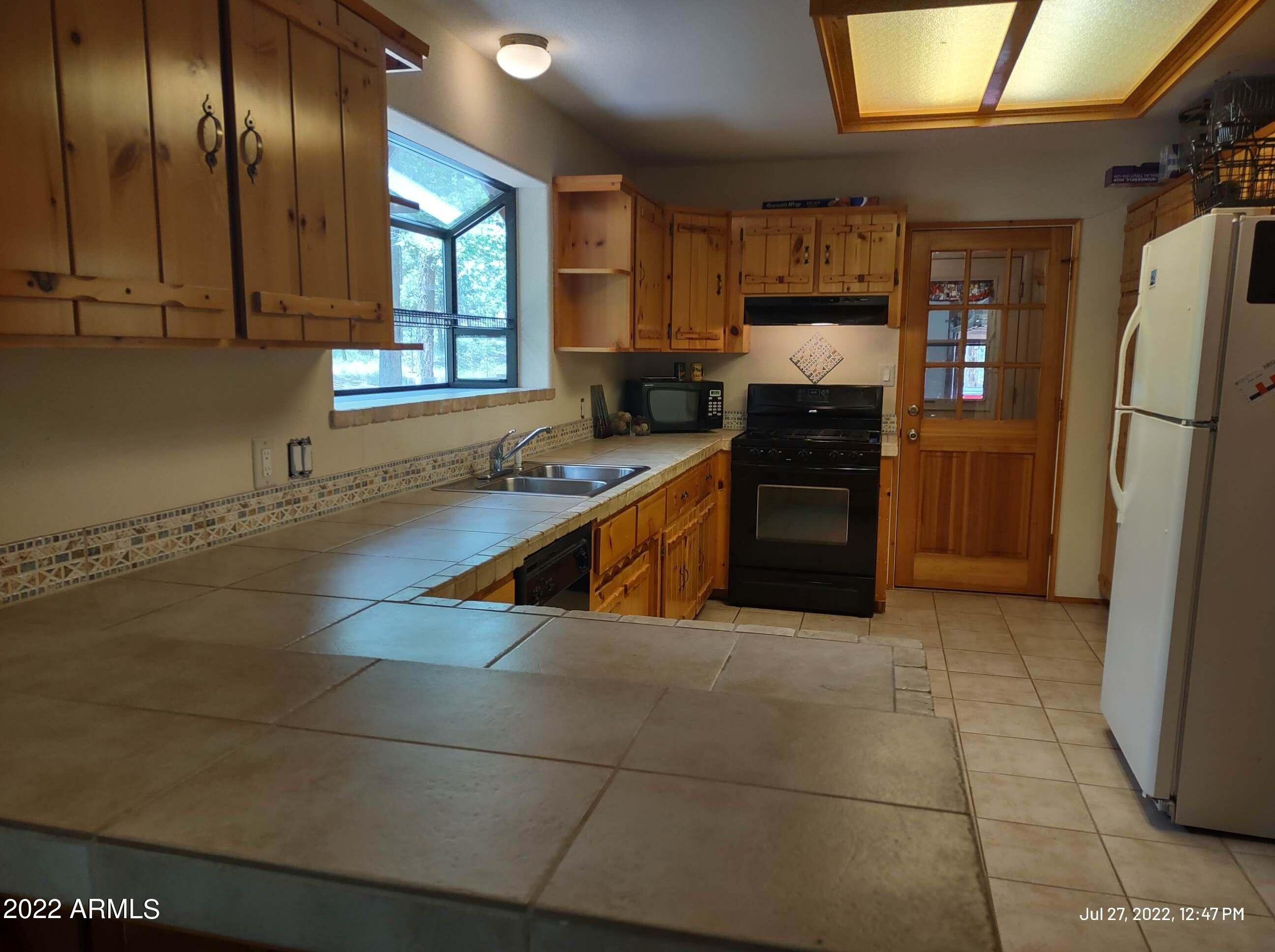 11 COUNTY ROAD 2068 --