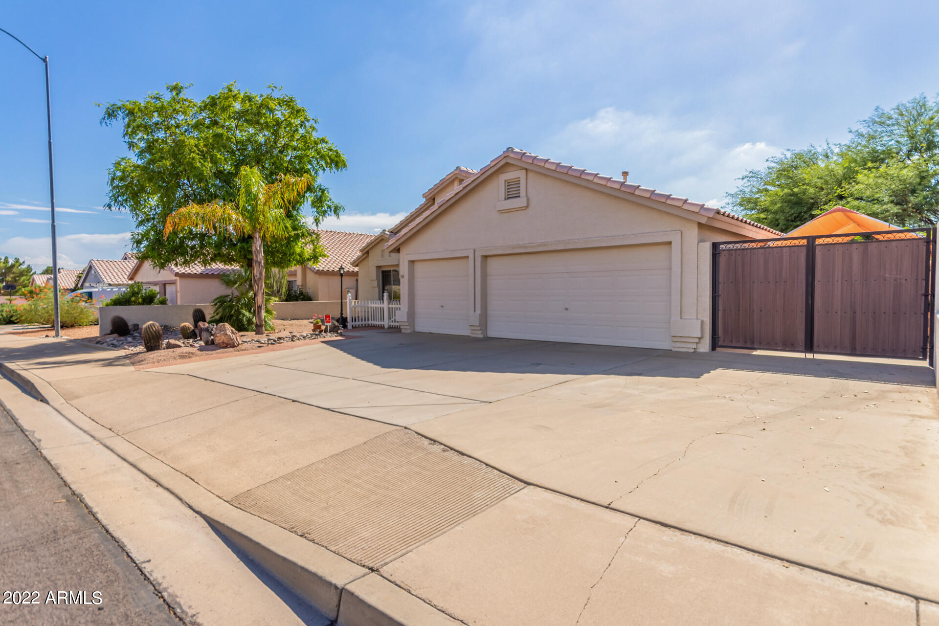 566 N PALO VERDE Street