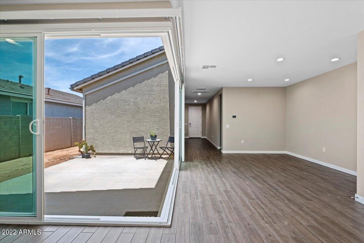 38199 W SANTA MARIA Street