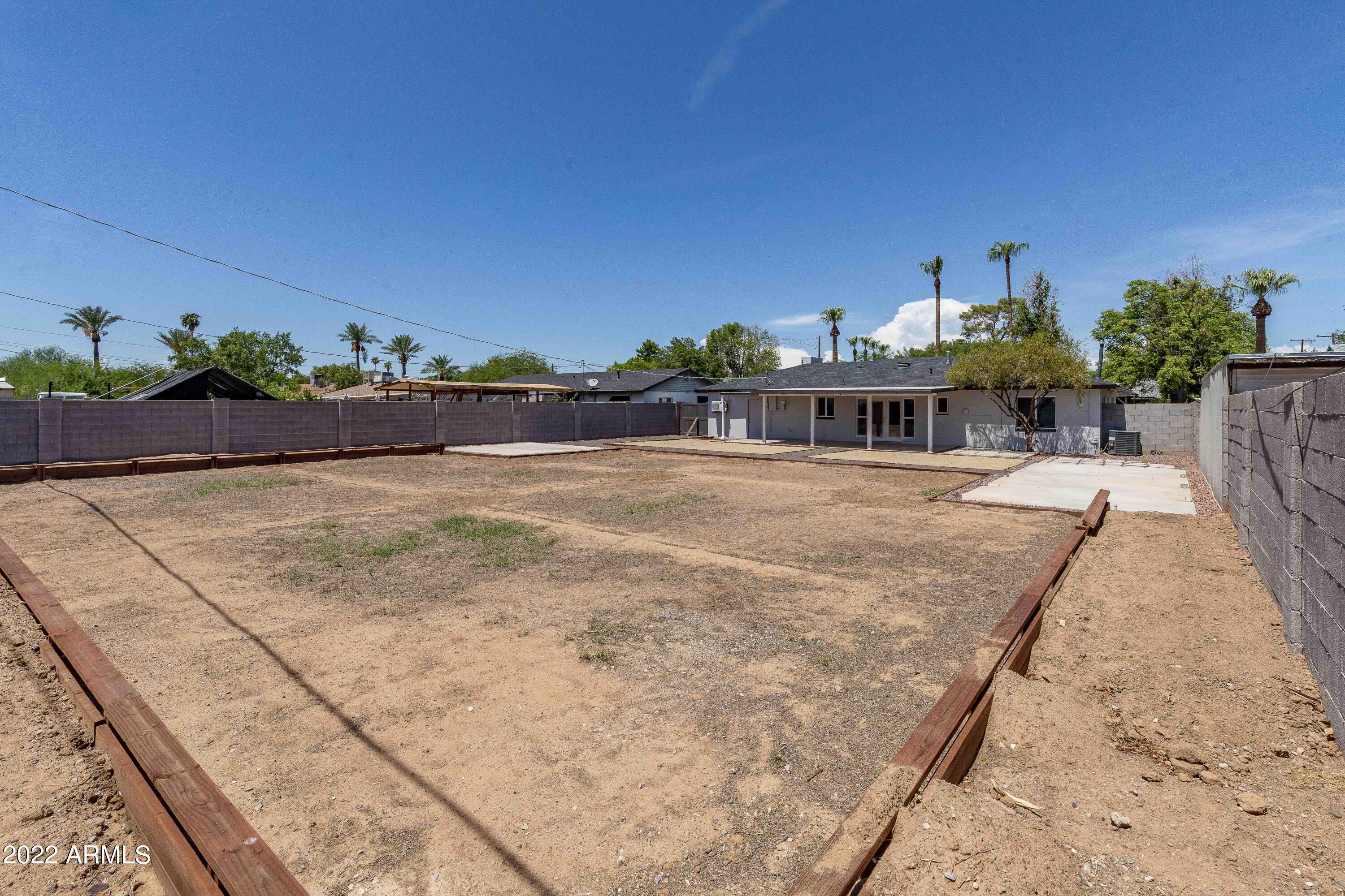 3727 E CORONADO Road