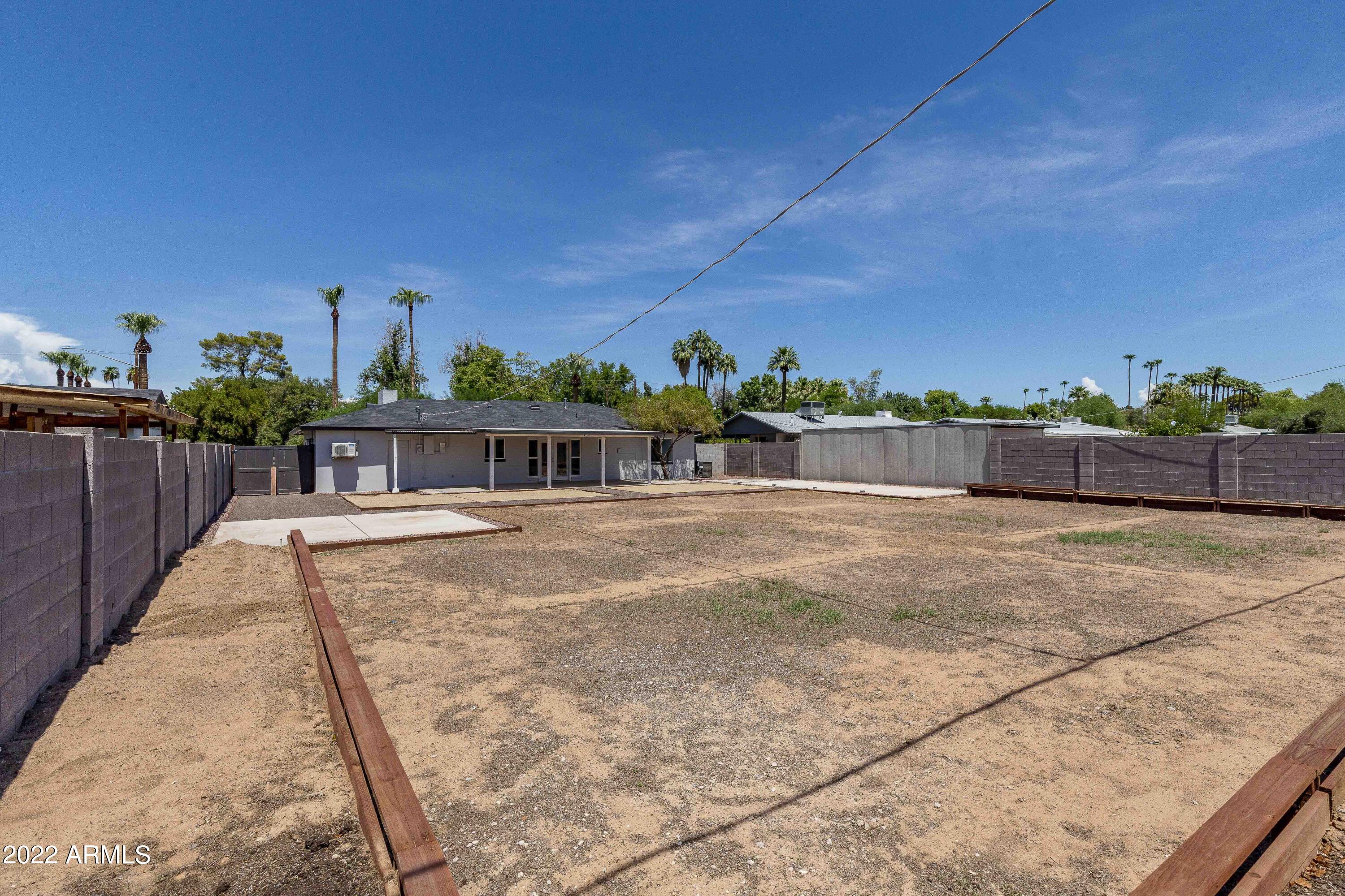 3727 E CORONADO Road