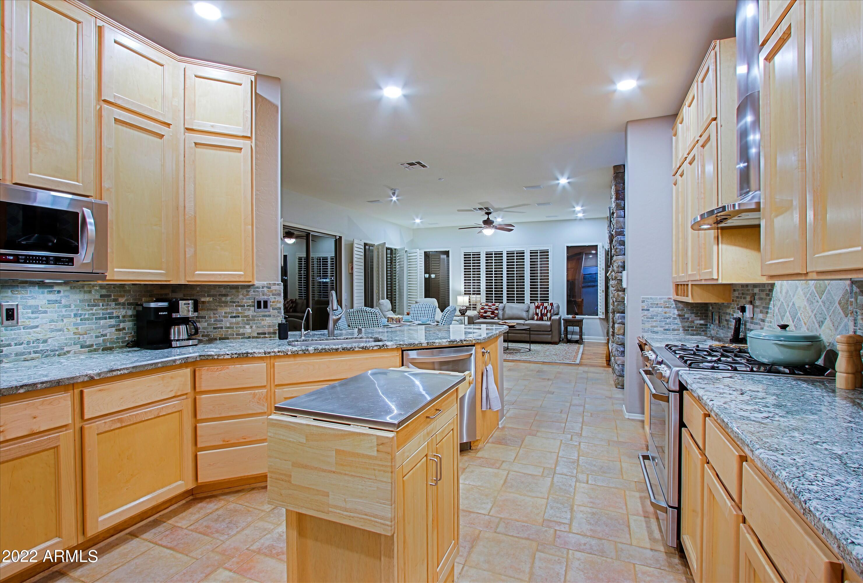 41646 N EMERALD LAKE Drive