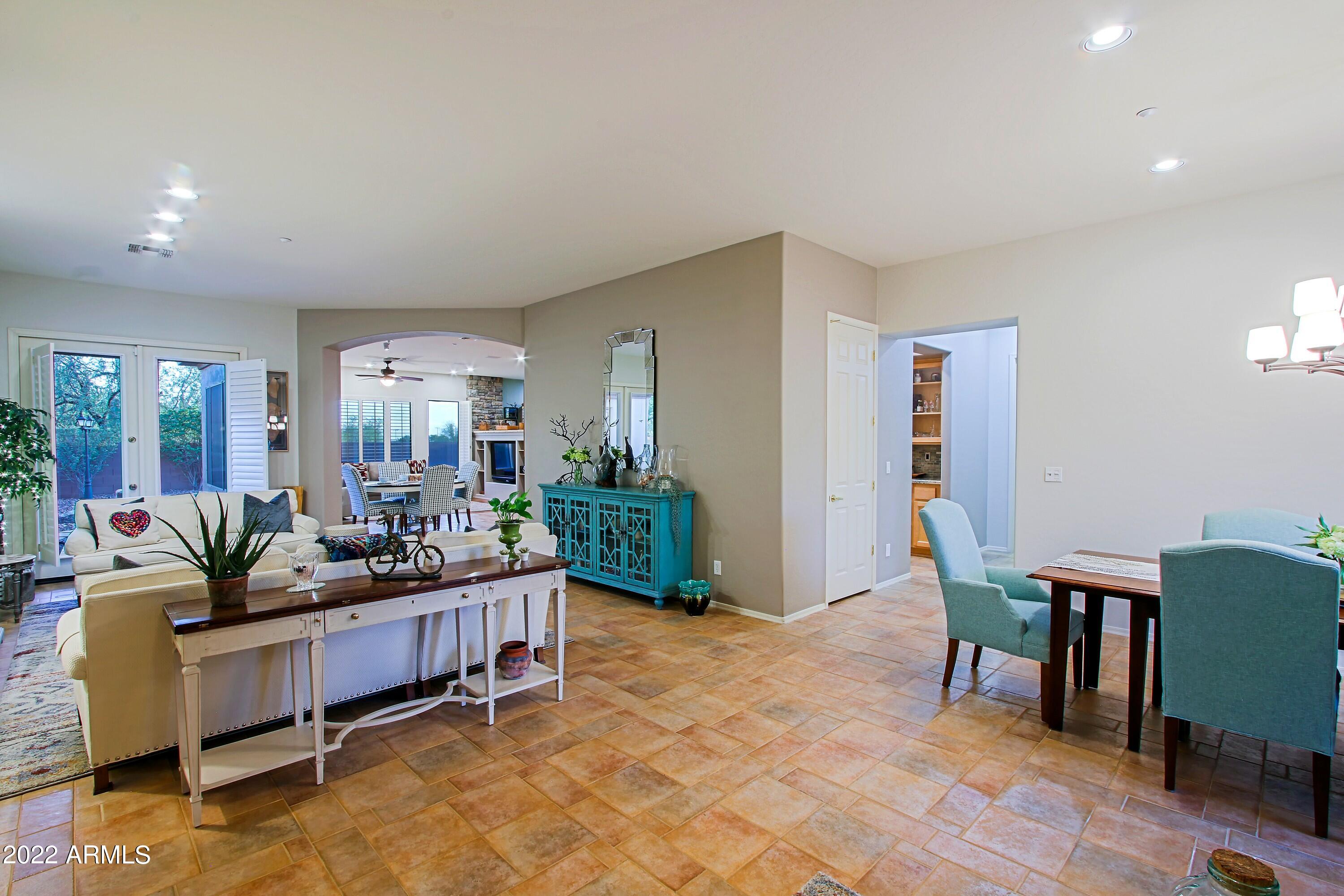 41646 N EMERALD LAKE Drive