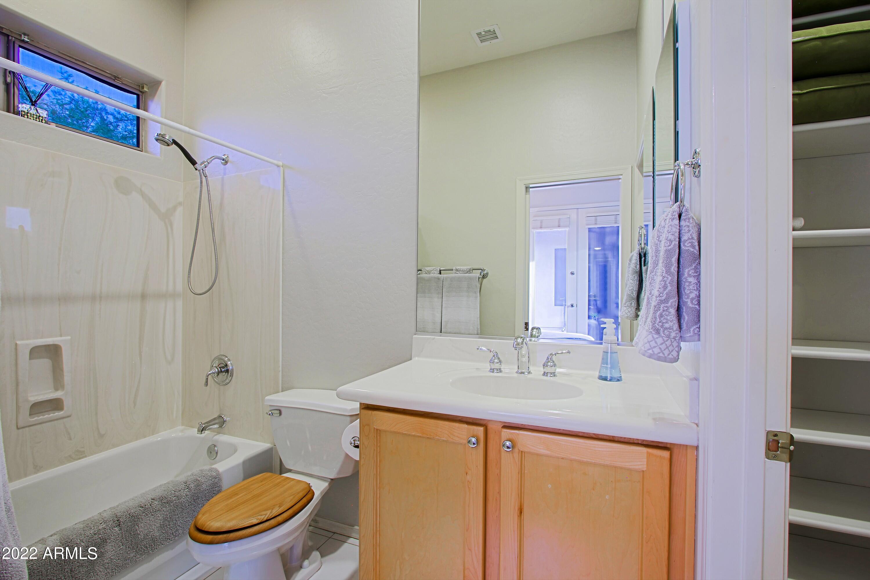 41646 N EMERALD LAKE Drive