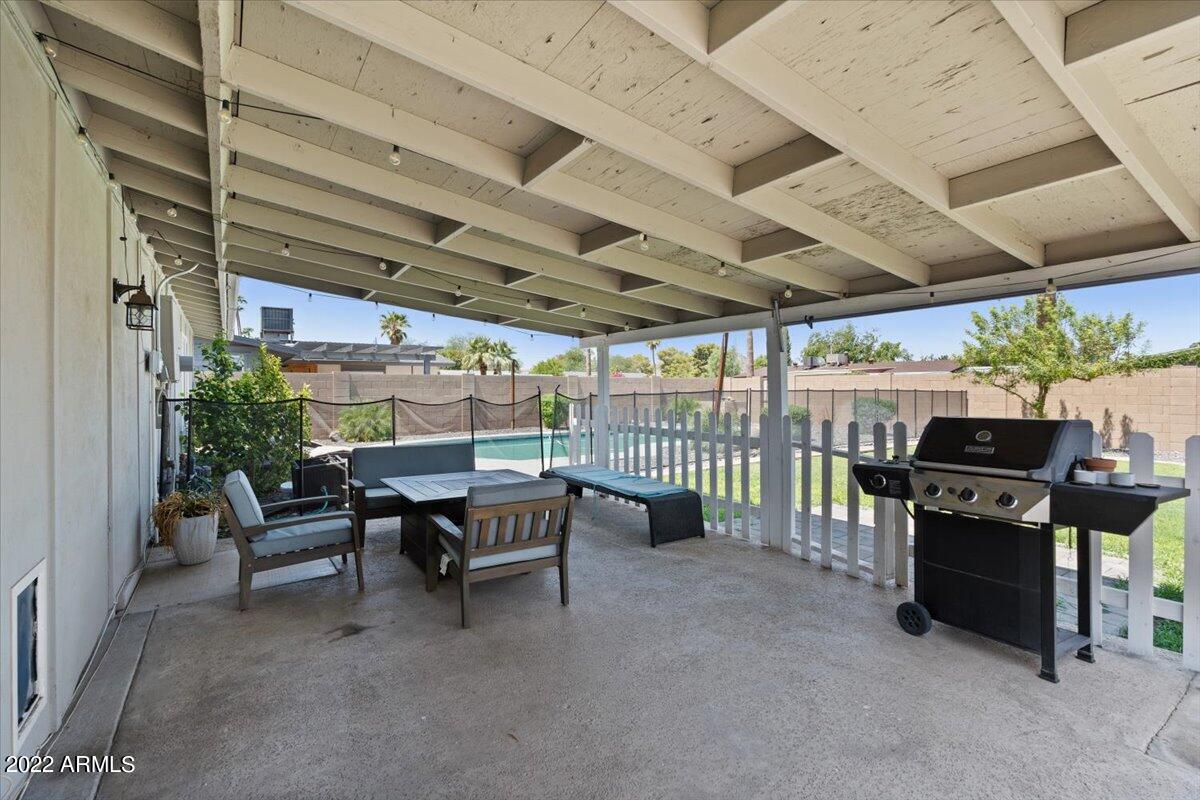 3308 E CHARTER OAK Road