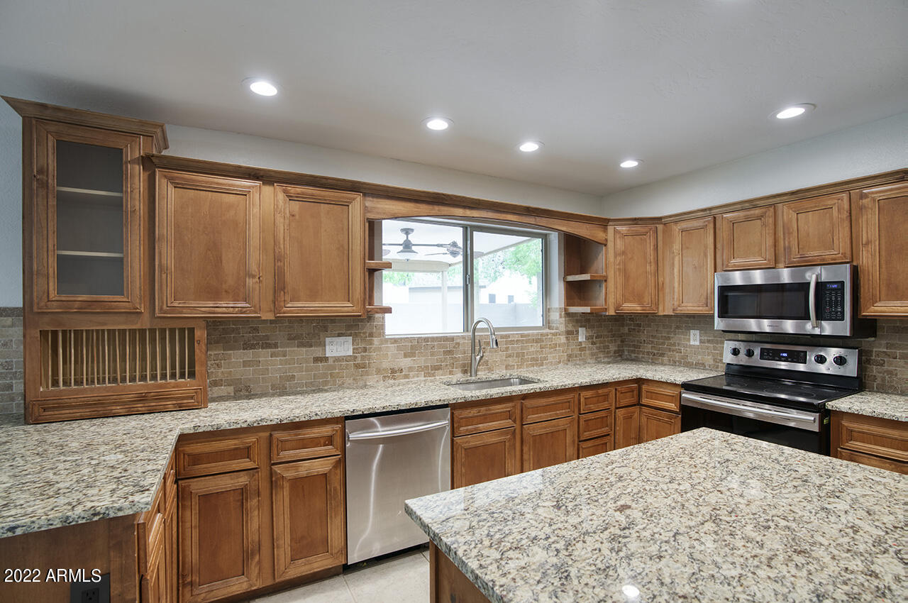 1535 N 26TH Street