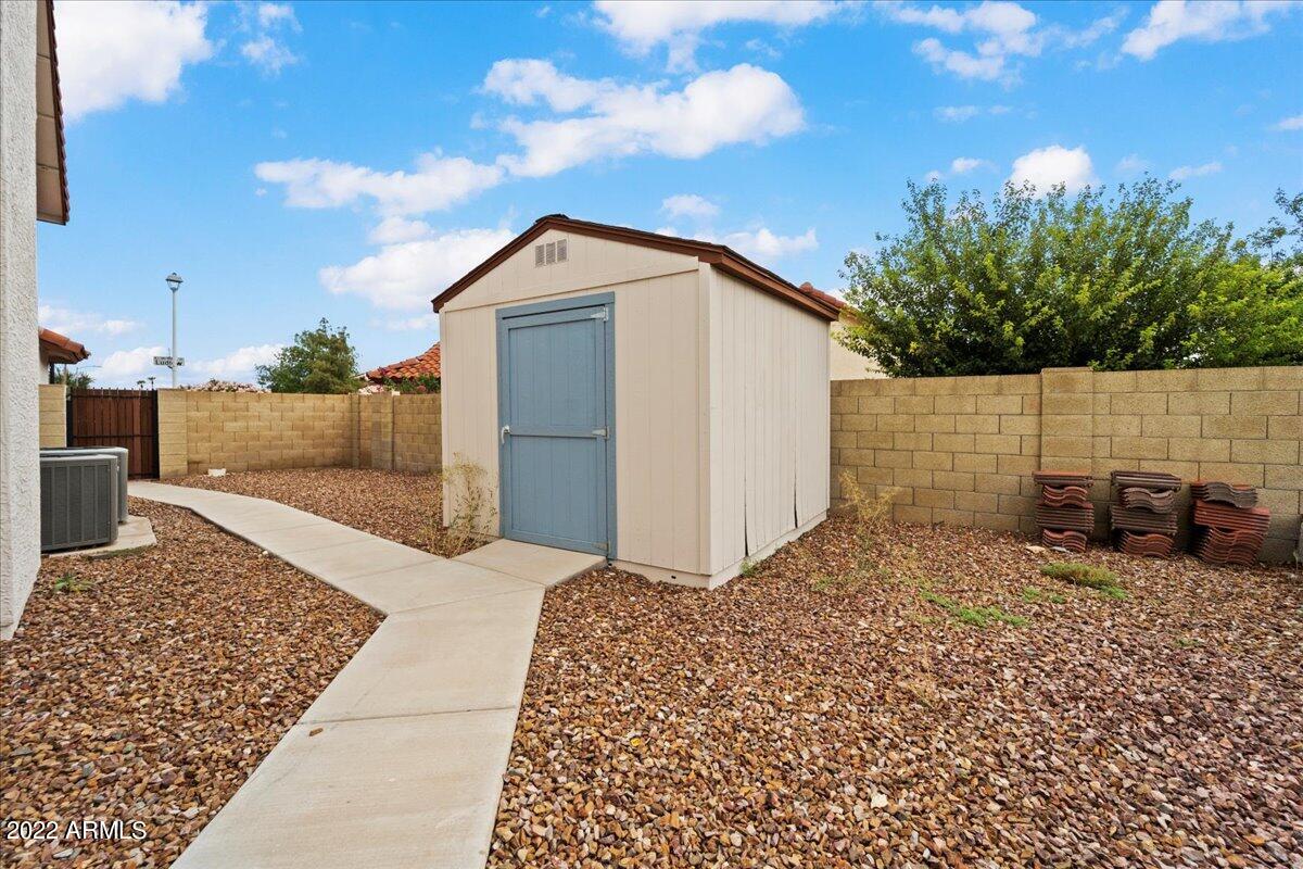 1929 E LUDLOW Drive