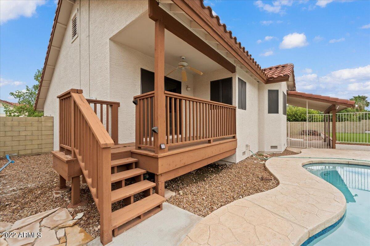 1929 E LUDLOW Drive