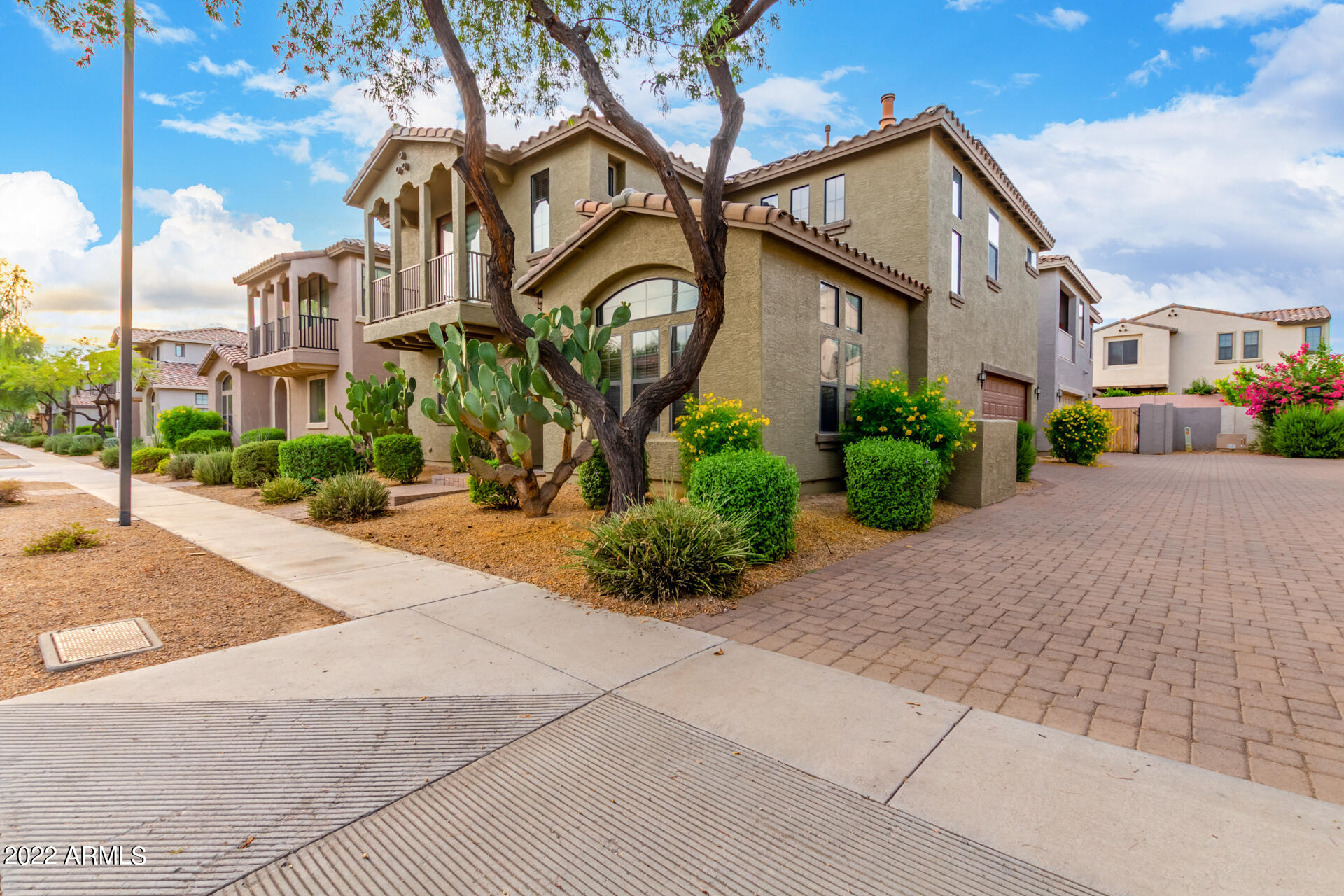 2318 W SLEEPY RANCH Road