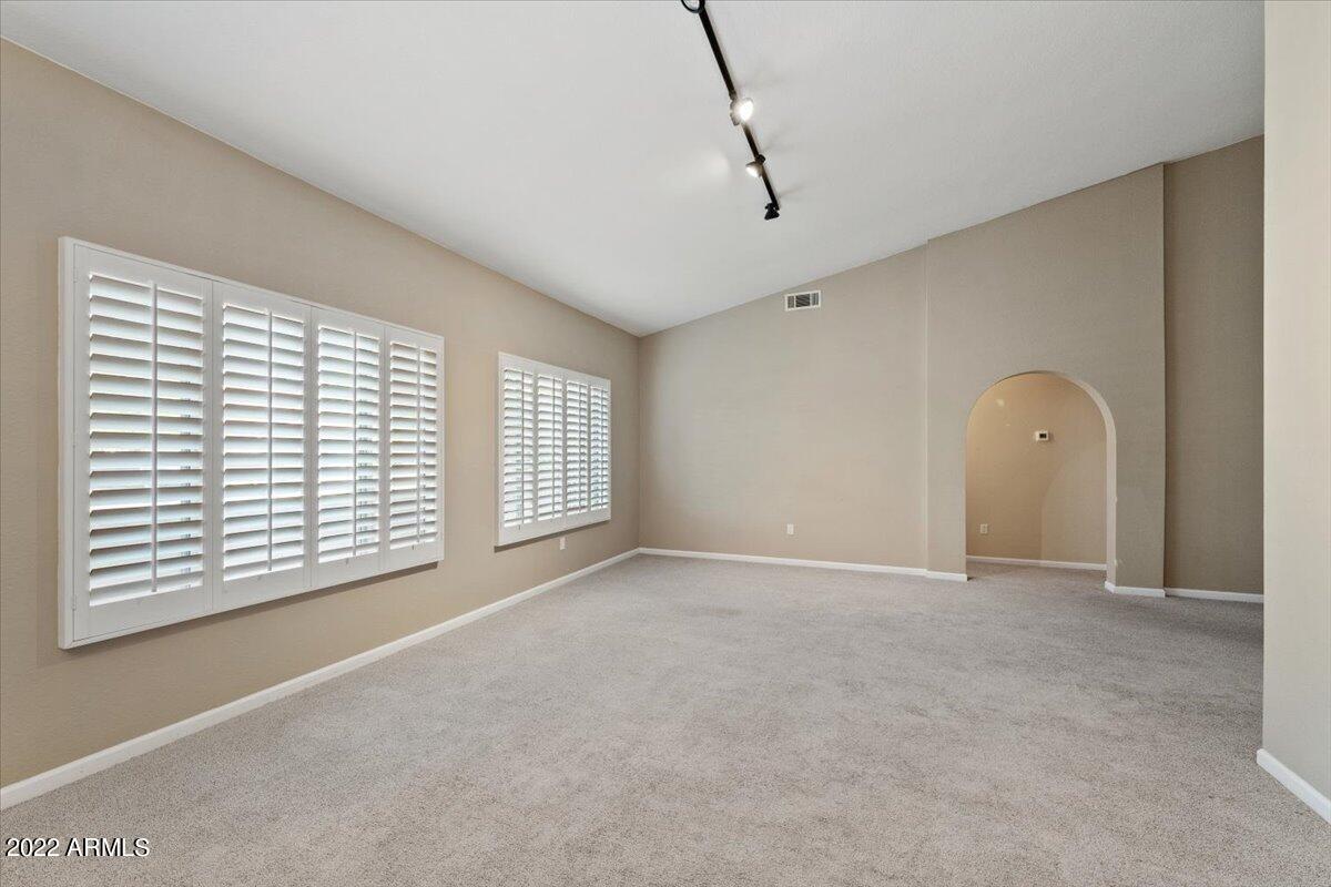 4153 W KENT Drive