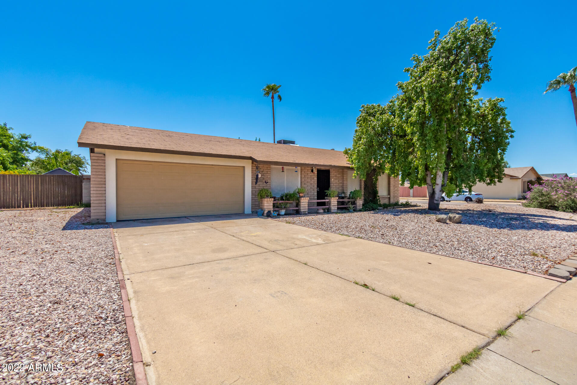 4817 W PARADISE Lane