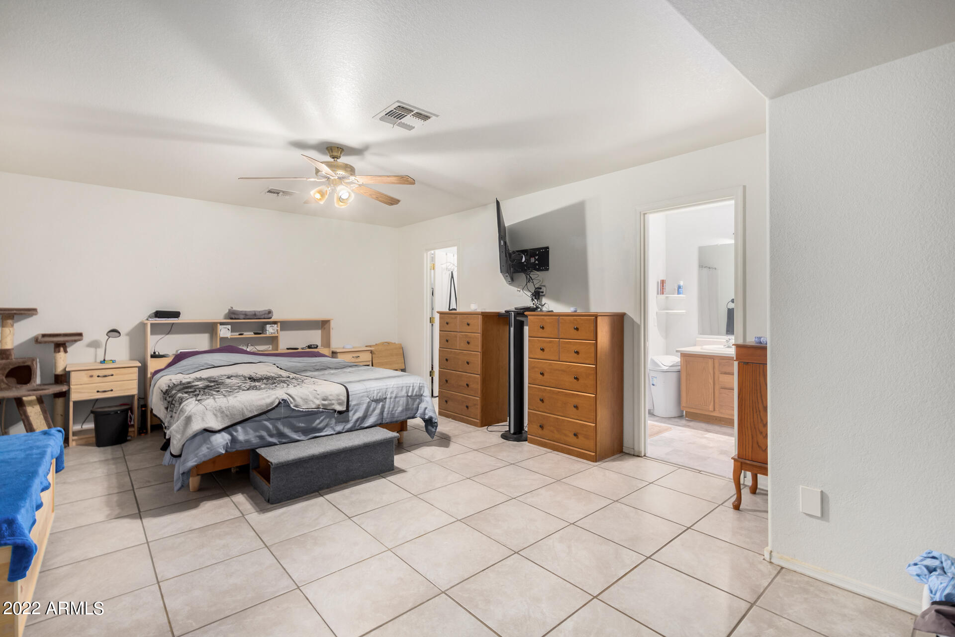 18530 W LEGEND Drive