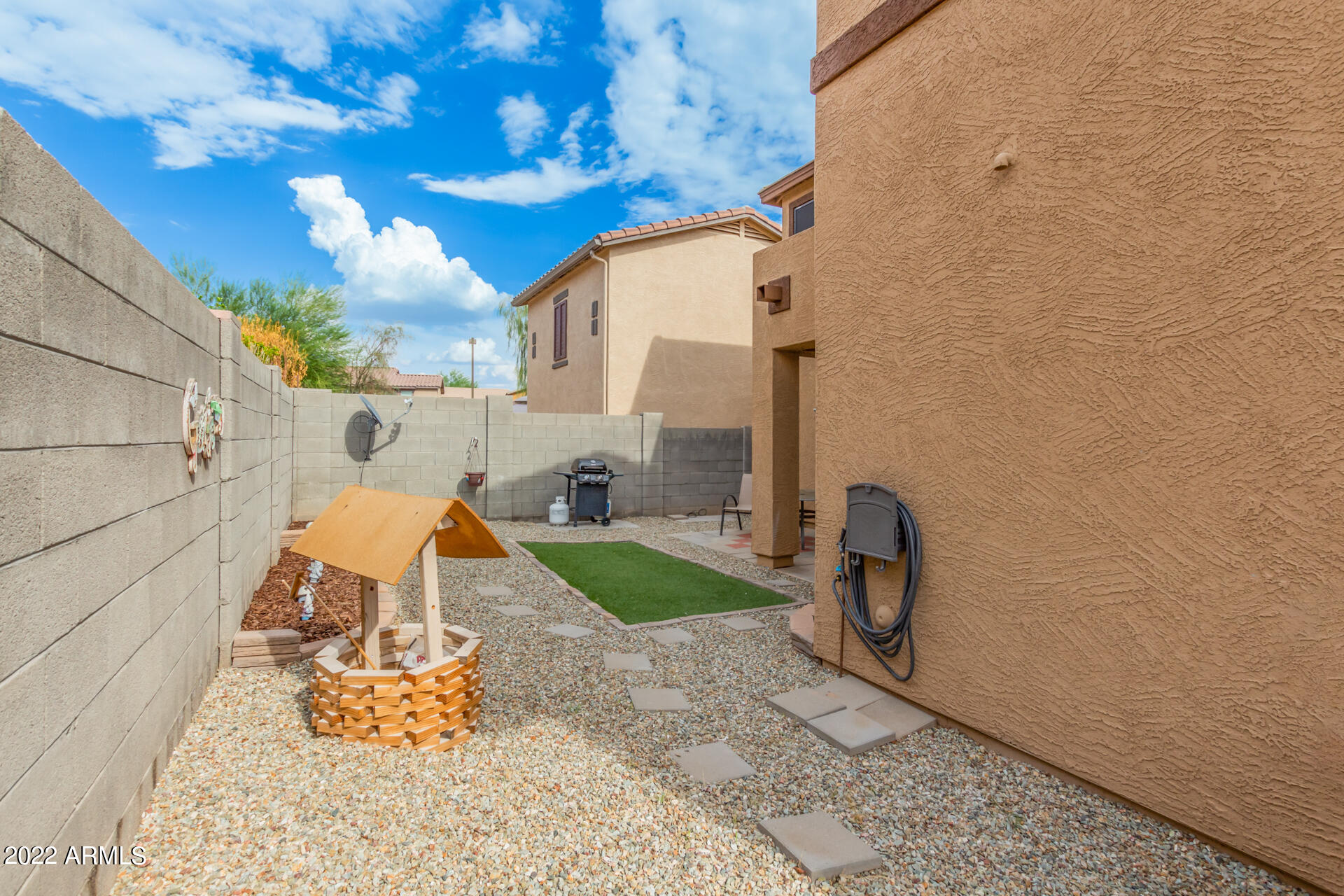 18530 W LEGEND Drive