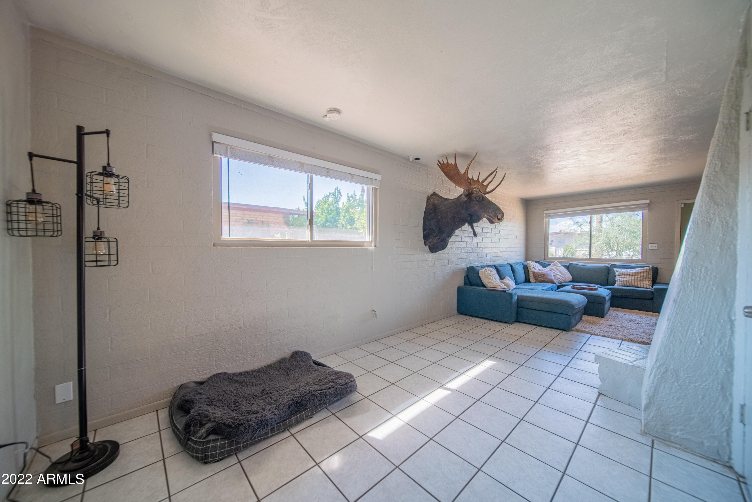 2225 W ALTADENA Avenue