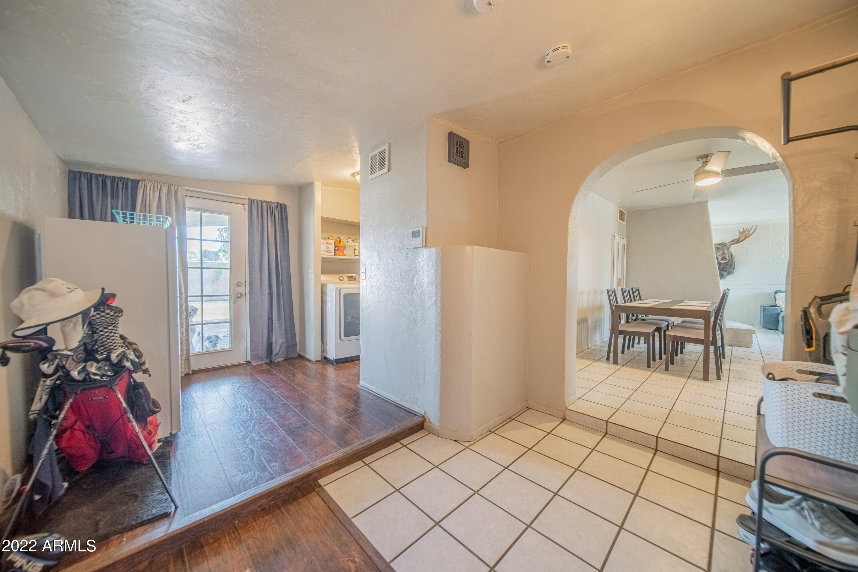 2225 W ALTADENA Avenue