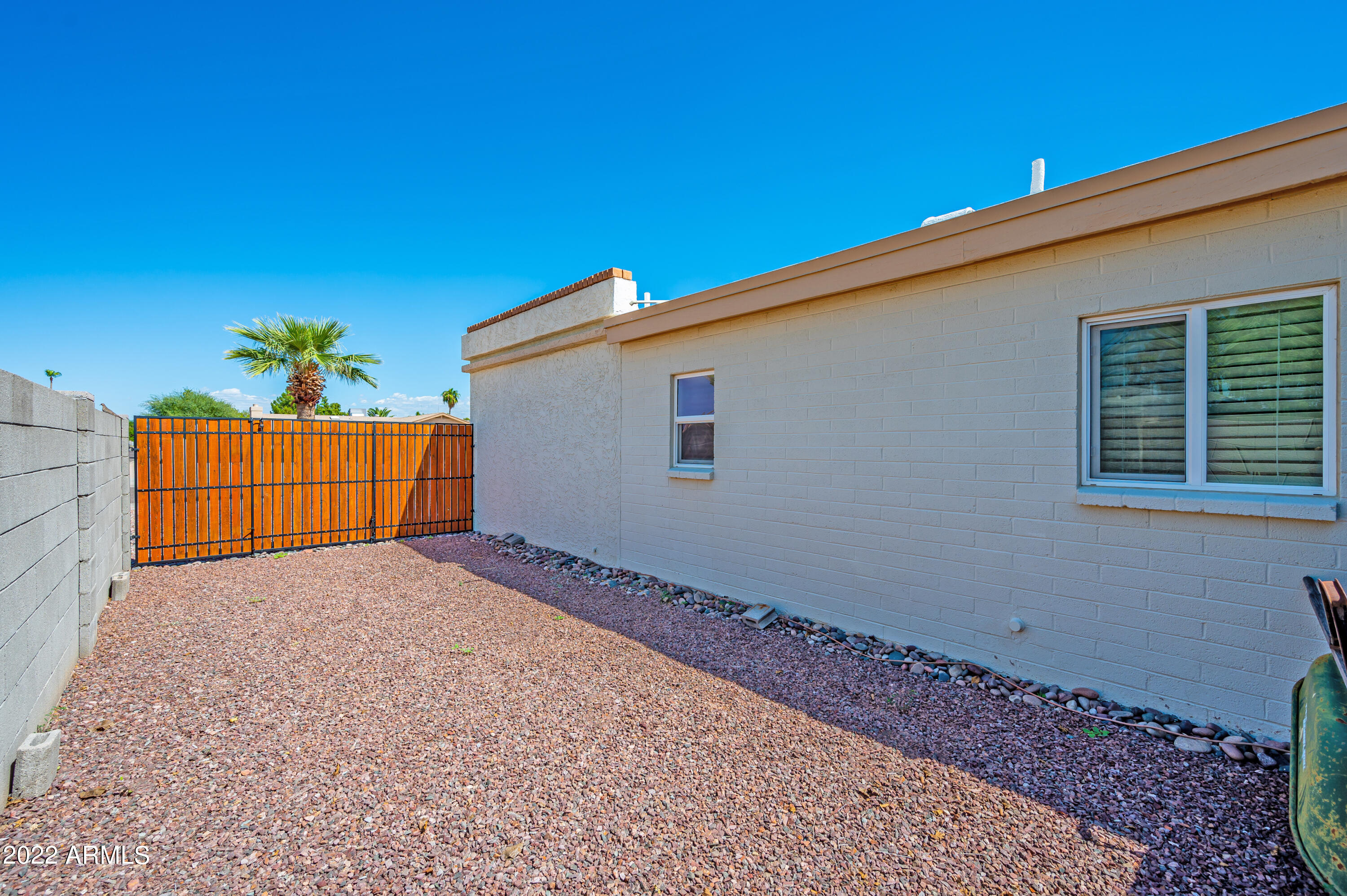 3843 E Dahlia Drive
