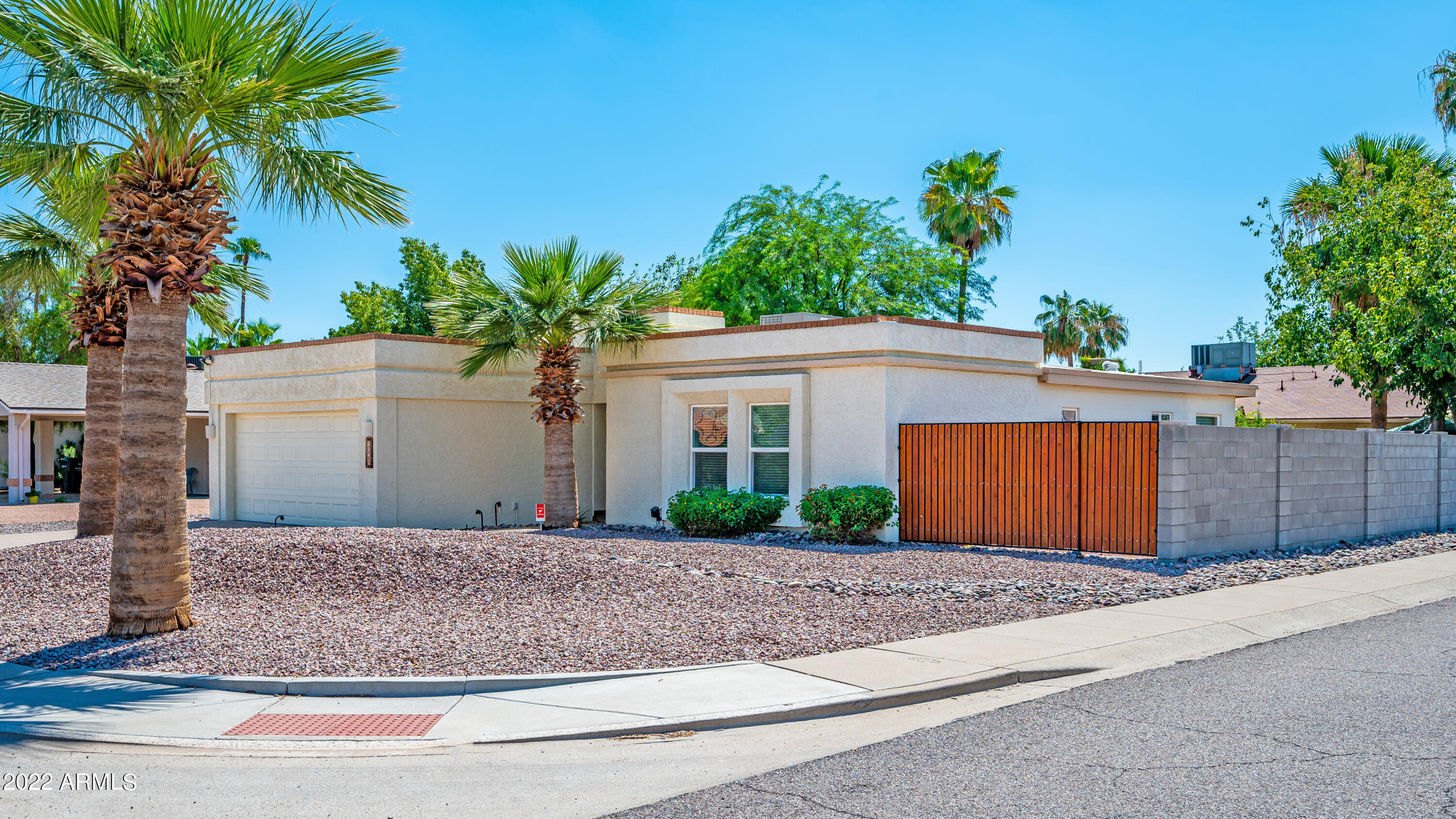 3843 E Dahlia Drive