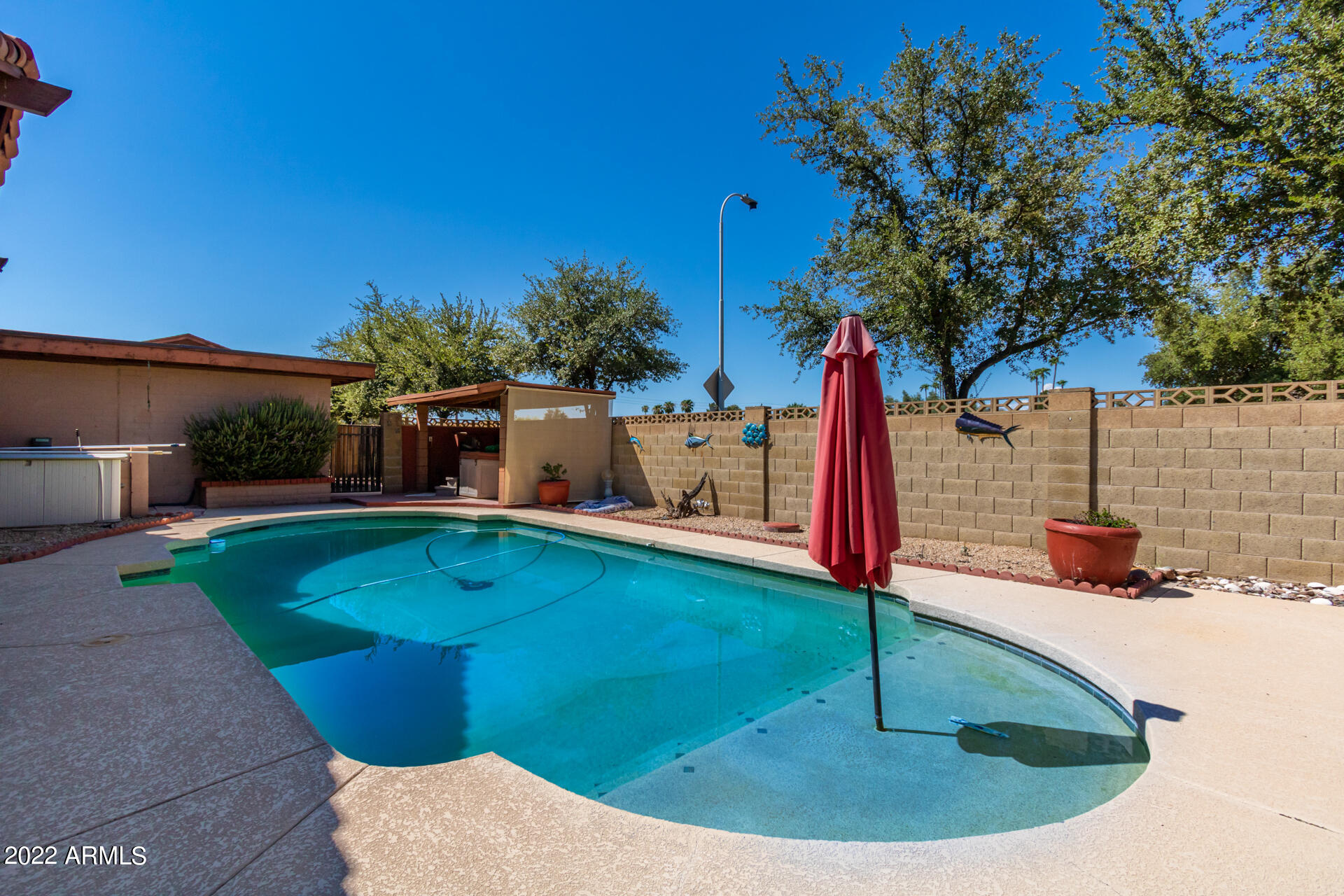8427 N 50TH Drive