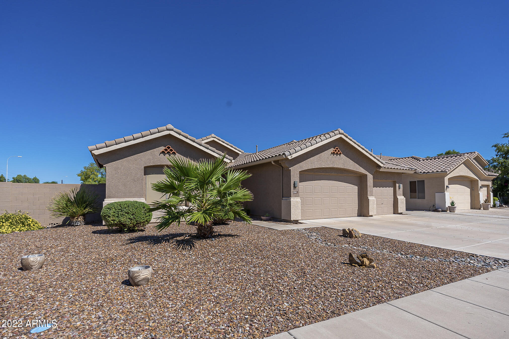 2060 E FLINTLOCK Way