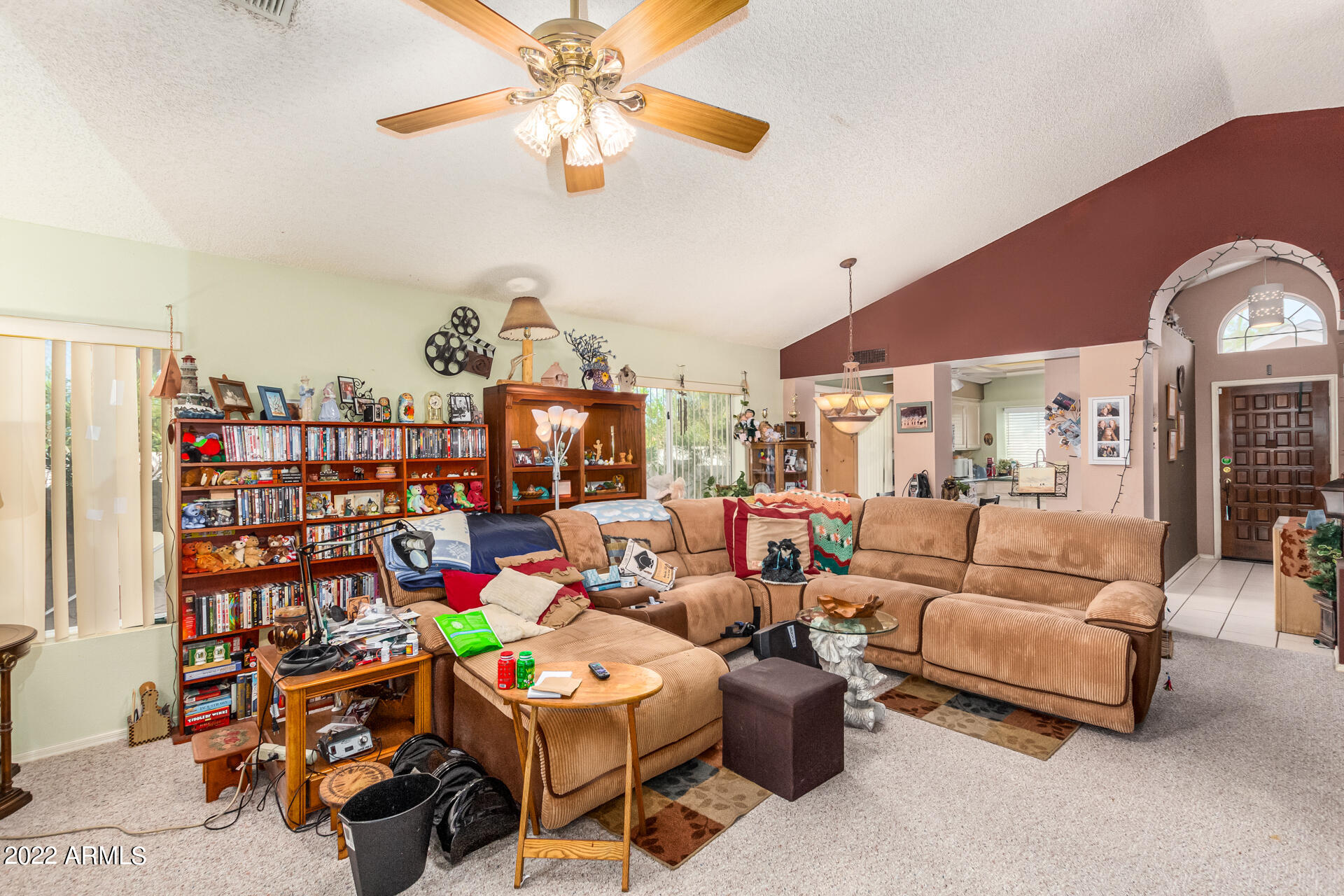 930 E ANNETTE Drive