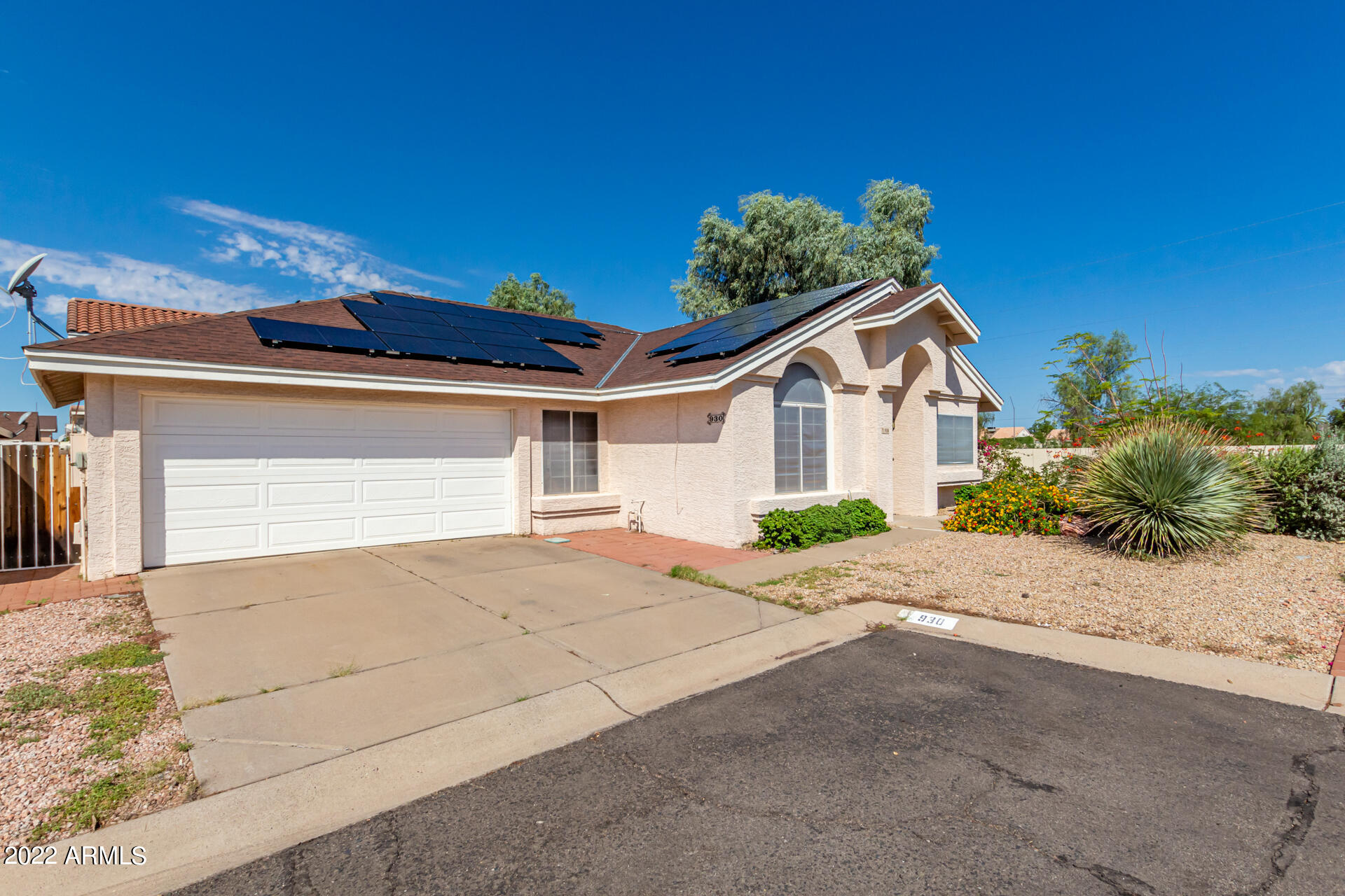 930 E ANNETTE Drive
