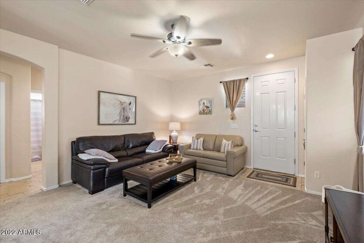 942 E CANTEBRIA Drive