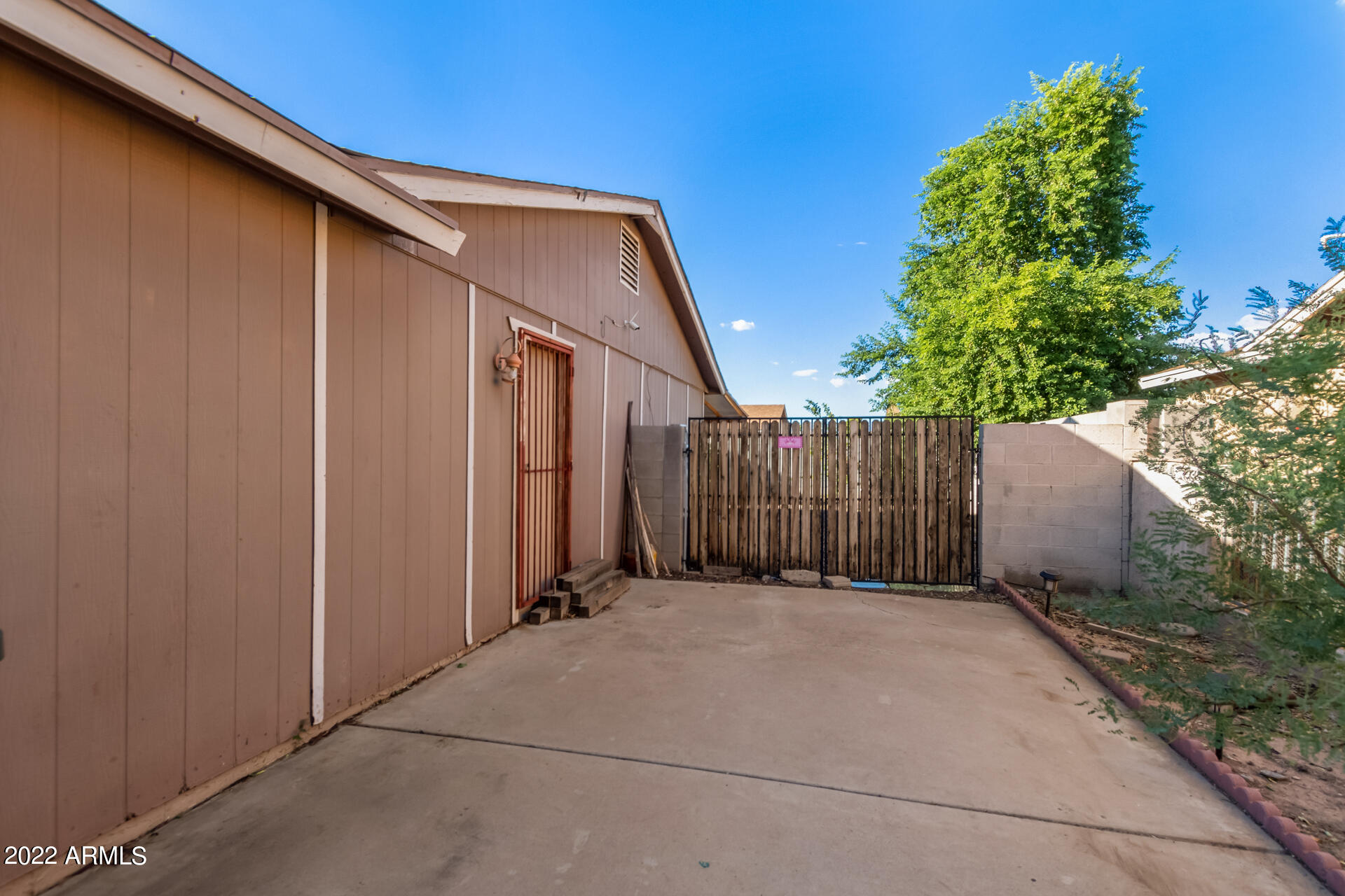 8042 W ELM Street