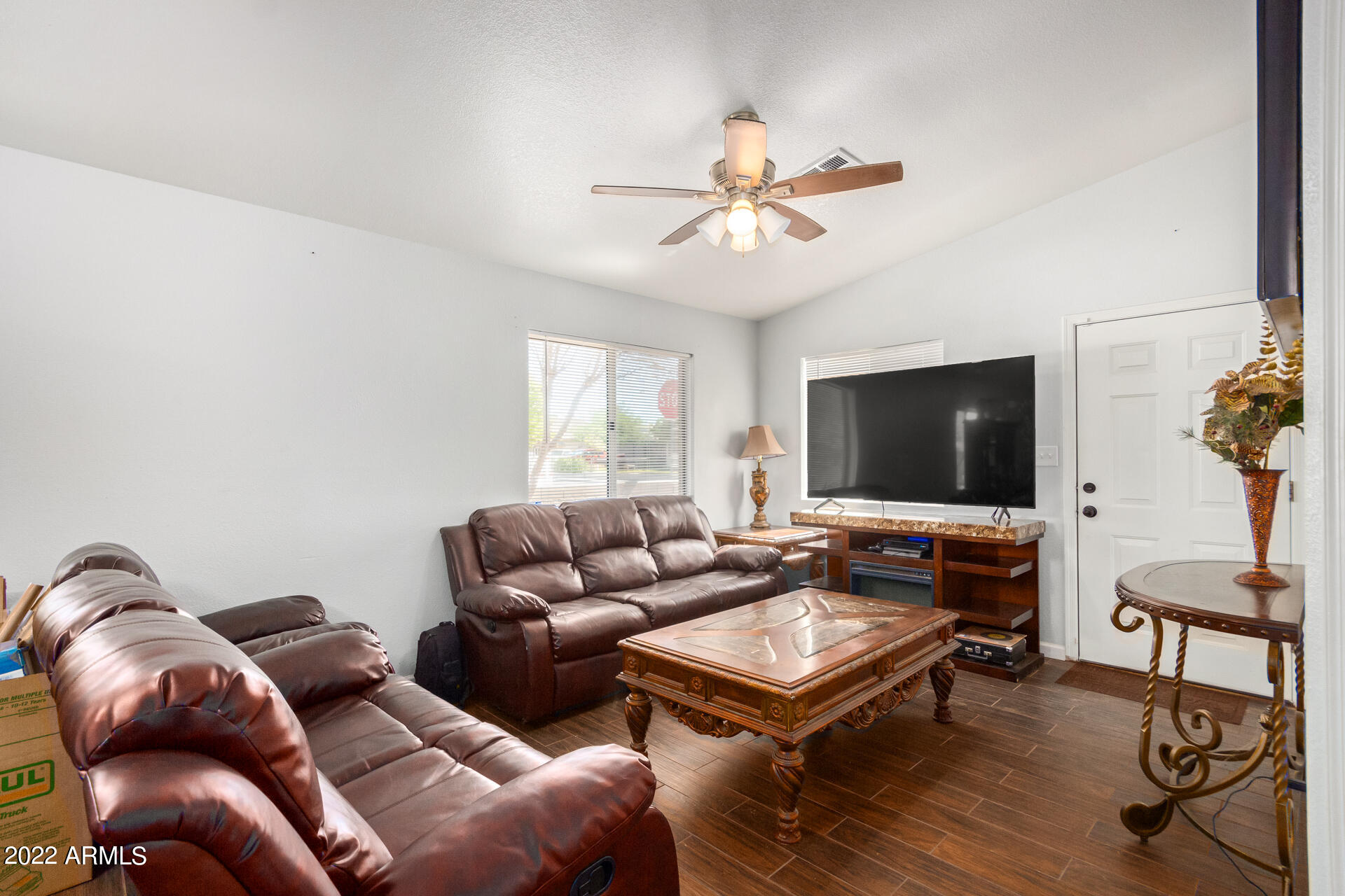 812 S 1ST Street
