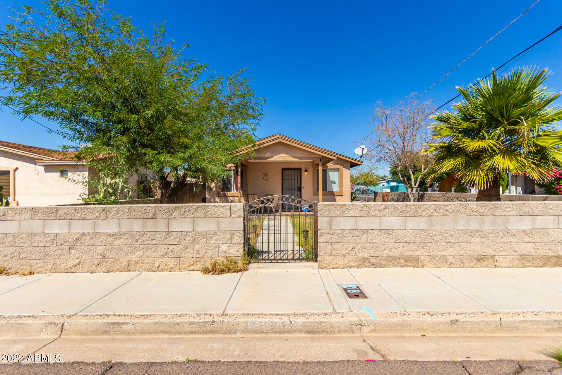 812 S 1ST Street