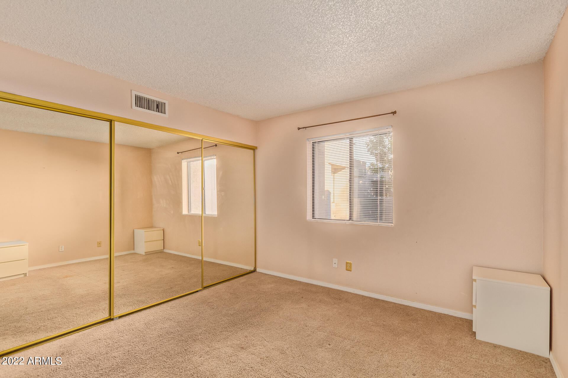 1920 W LINDNER Avenue Unit: 215