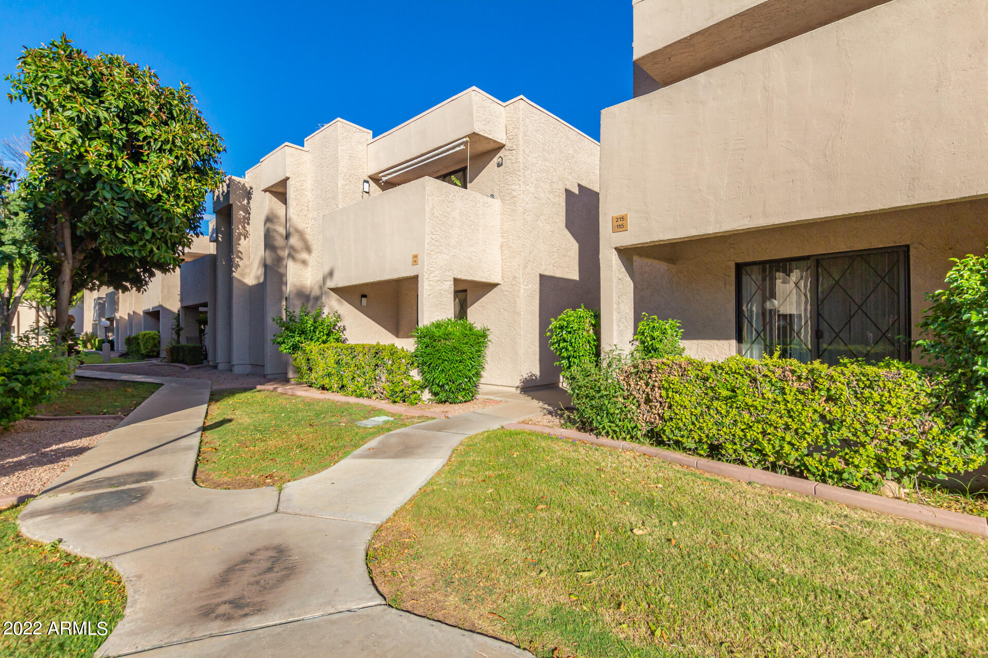 1920 W LINDNER Avenue Unit: 215