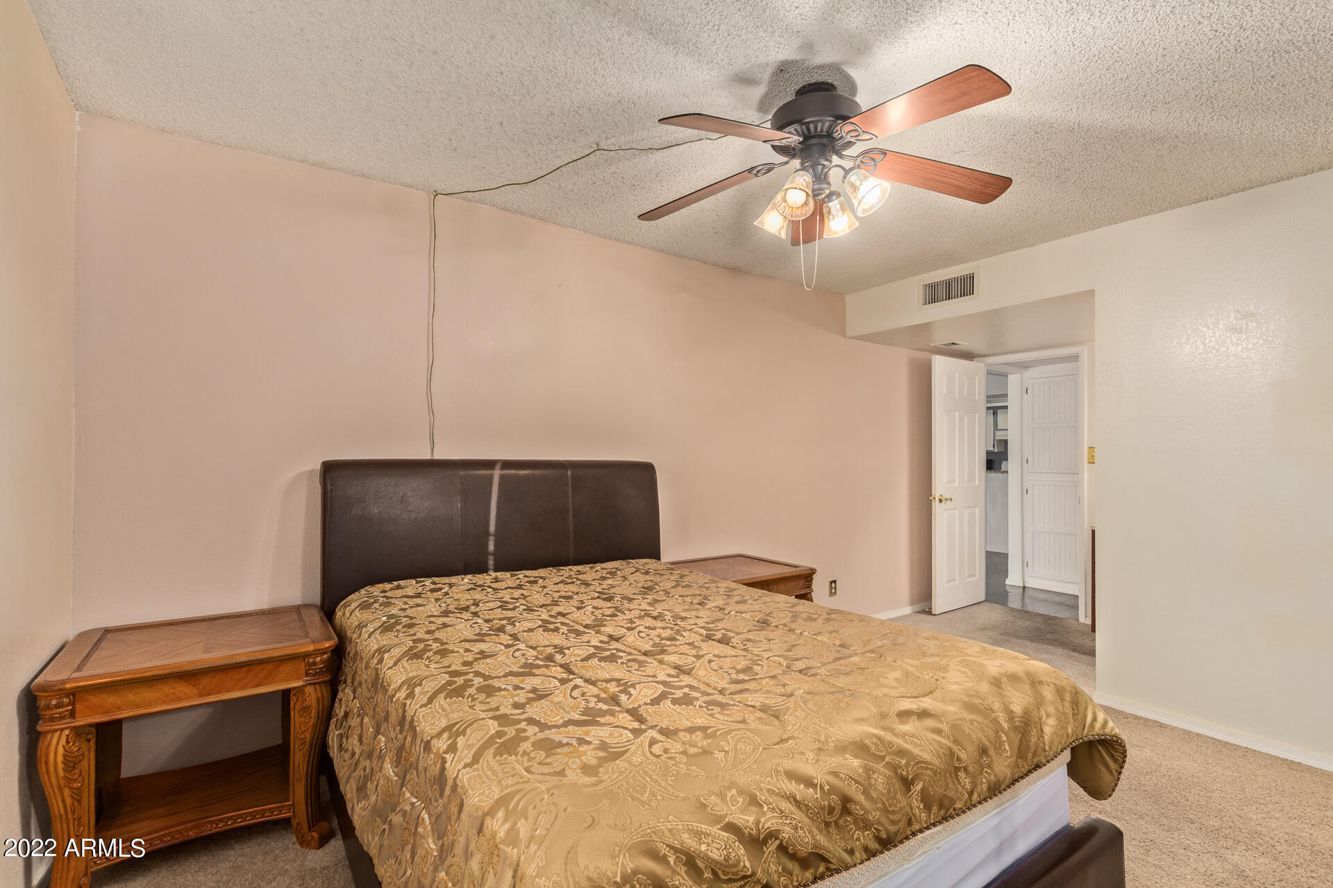 1920 W LINDNER Avenue Unit: 215