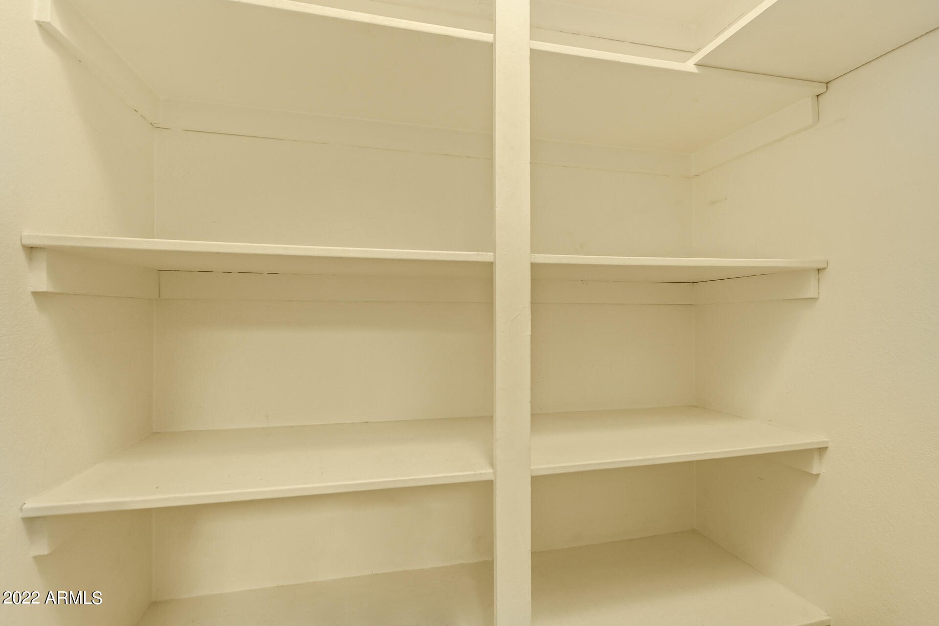 1920 W LINDNER Avenue Unit: 215