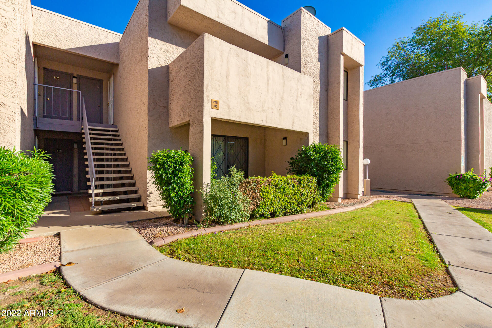 1920 W LINDNER Avenue Unit: 215