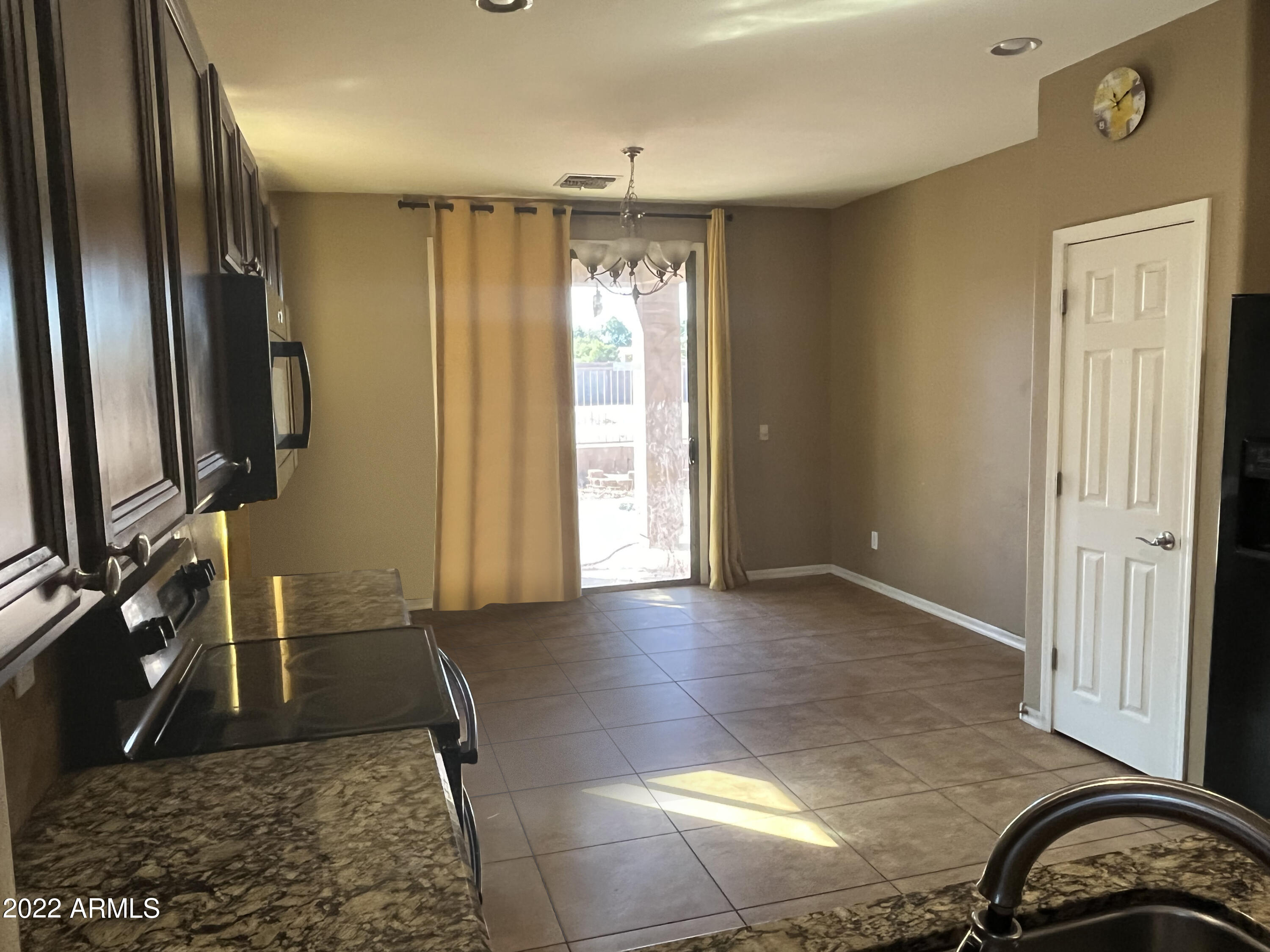 2529 W GABY Road
