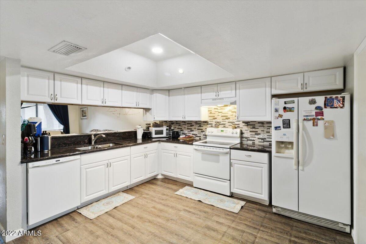 2845 E BECK Lane Unit: 3