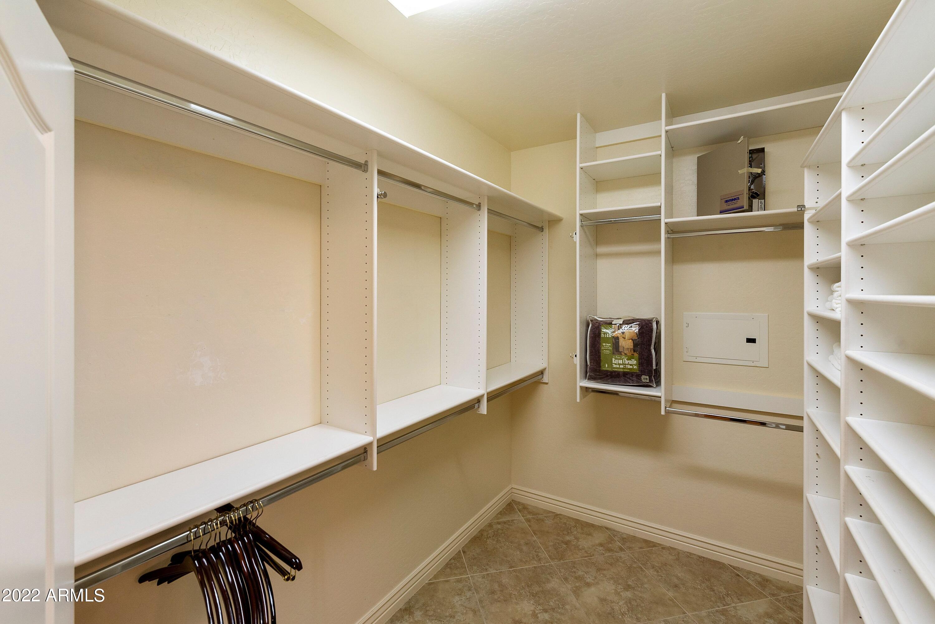 21320 N 56TH Street Unit: 1142