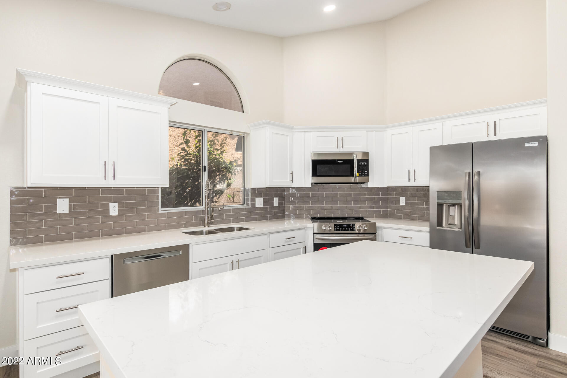 3132 E REDWOOD Court