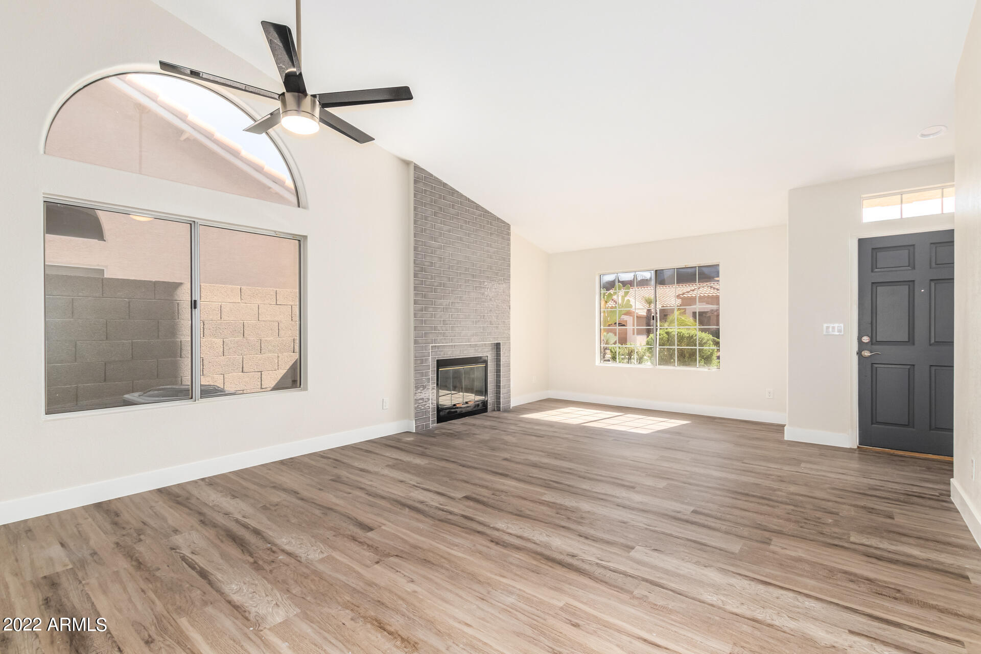 3132 E REDWOOD Court