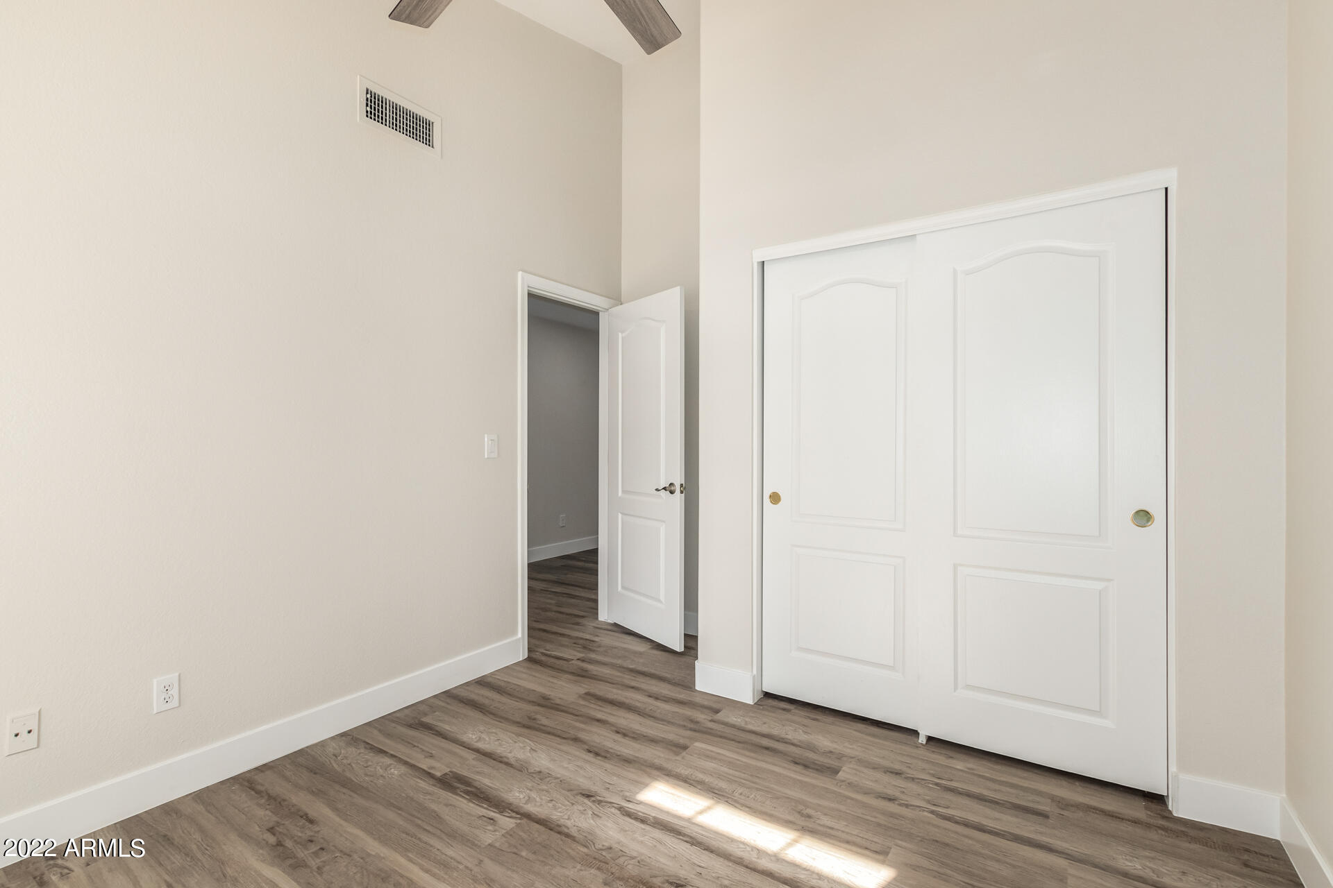 3132 E REDWOOD Court