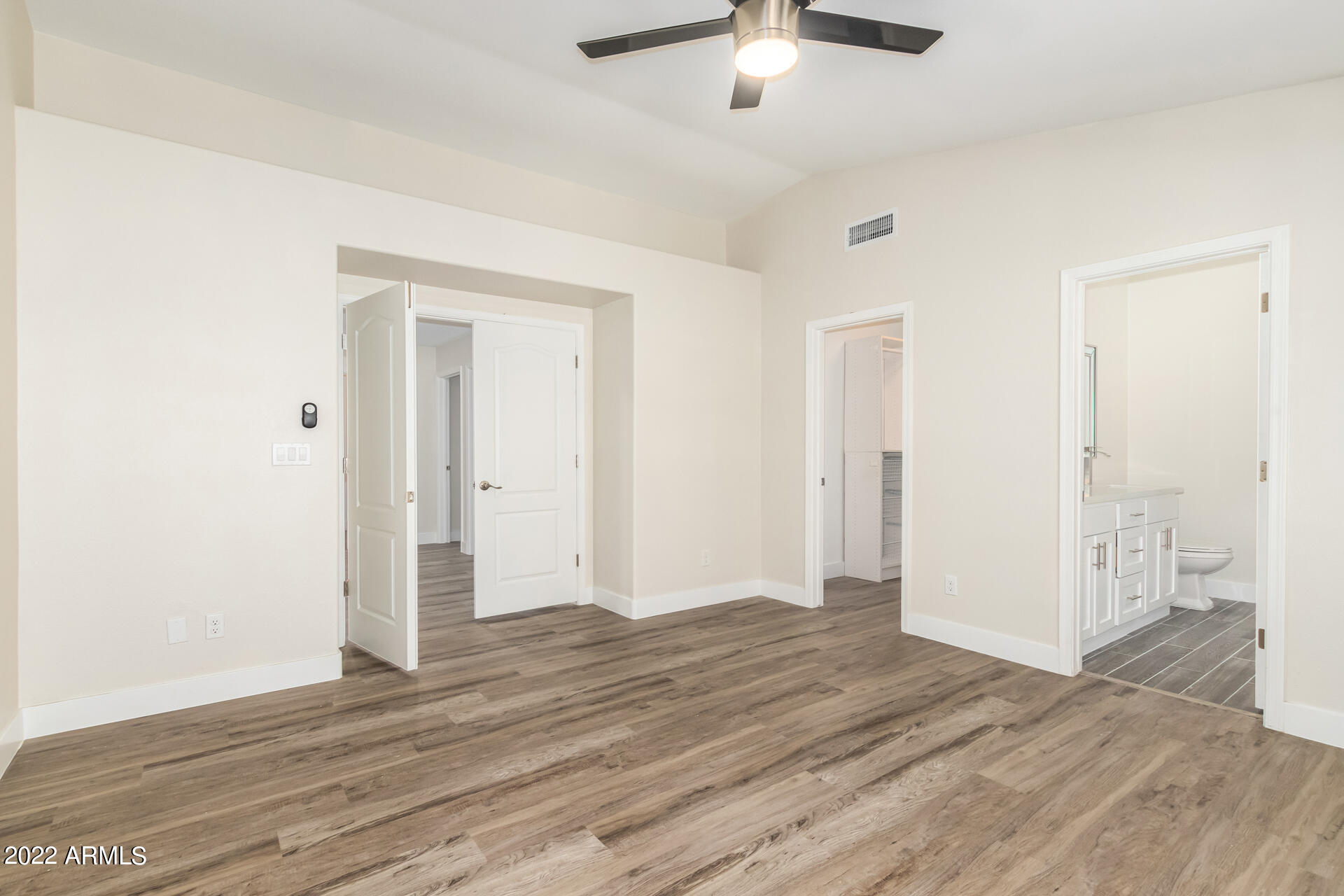 3132 E REDWOOD Court