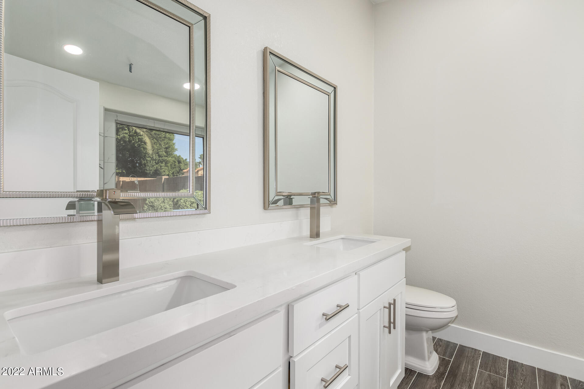 3132 E REDWOOD Court