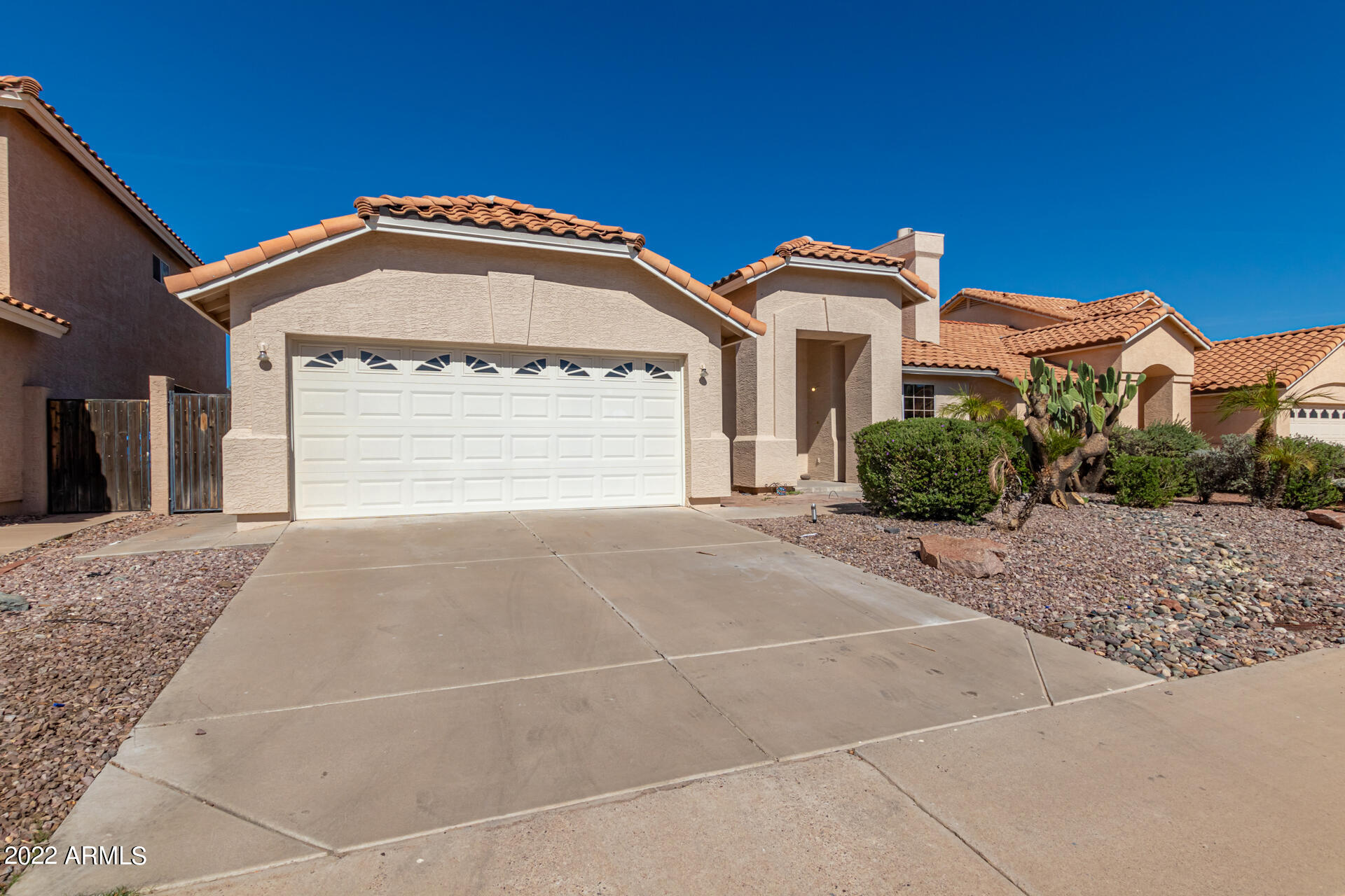 3132 E REDWOOD Court
