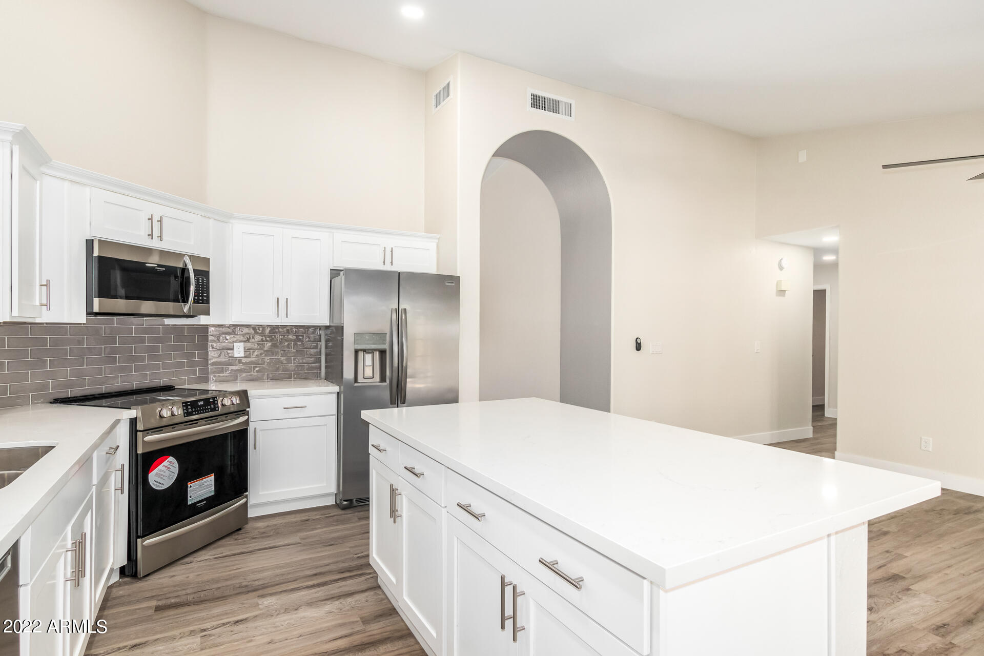 3132 E REDWOOD Court