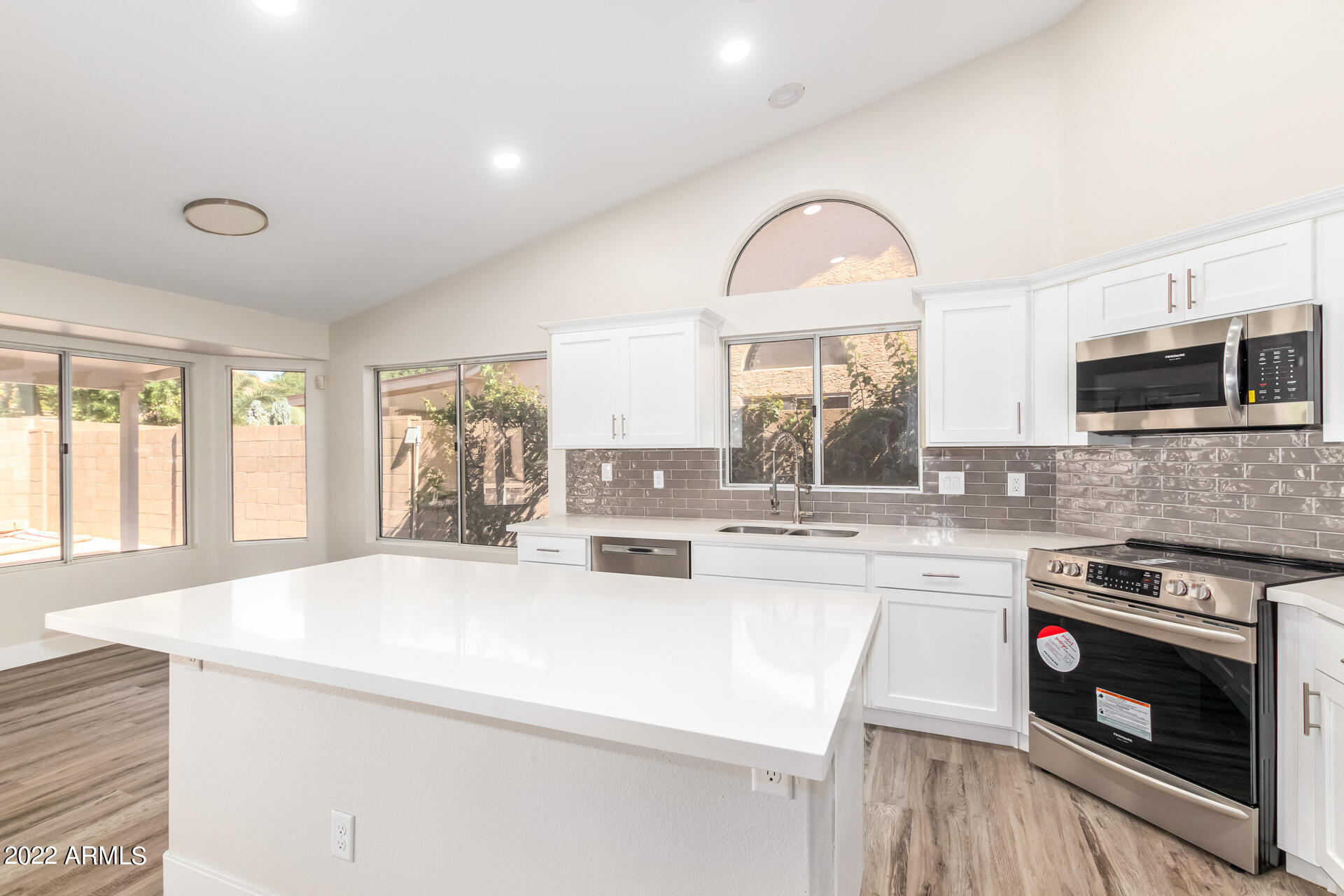 3132 E REDWOOD Court