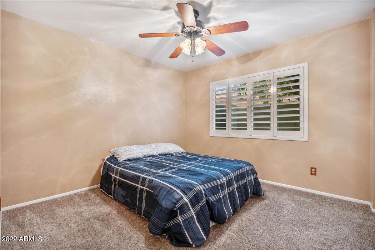 5239 W GARDEN Drive