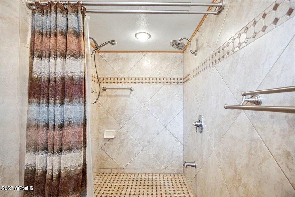 5239 W GARDEN Drive