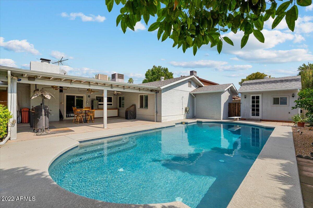 5239 W GARDEN Drive